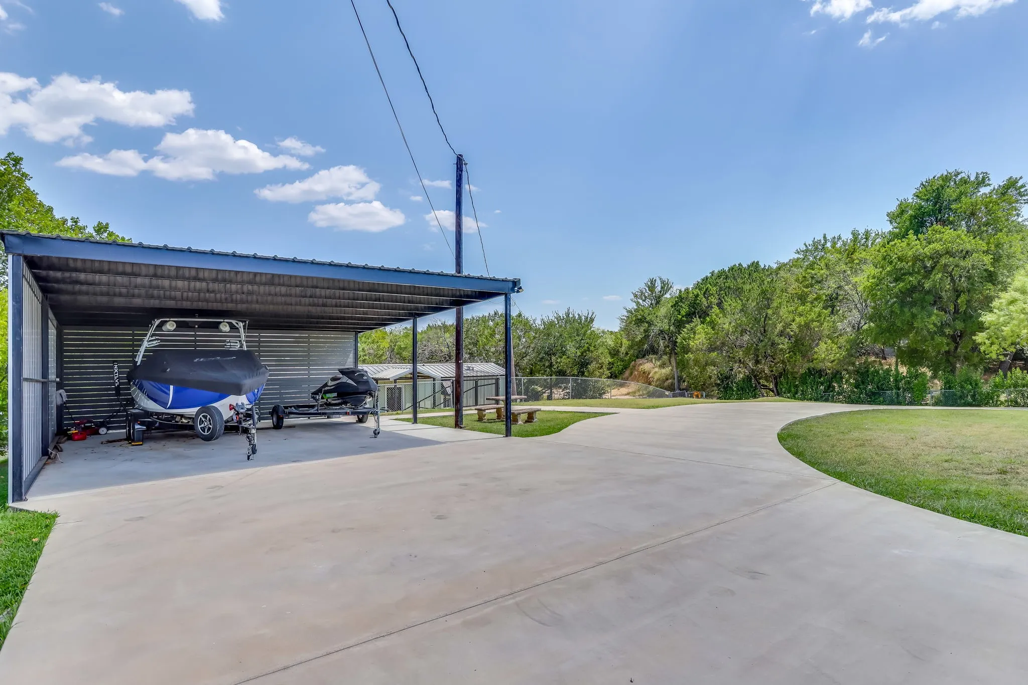 Single Family Residence For Sale in Palo Pinto County , 606 Dunn Drive, Palo Pinto, Texas 76484, 3 Bedrooms, 2 Bathrooms, Garage spaces, 1,600 Sqft, built in 2005, Price $545,000, mls#21336577, Real Estate Agent in Palo Pinto, Homes For Sale in Palo Pinto county, Homes For Sale in Palo Pinto, Realtor in Palo Pinto Texas, Real Estate Brokerage Independent Realty Texas, Luminita Cordes Realtor