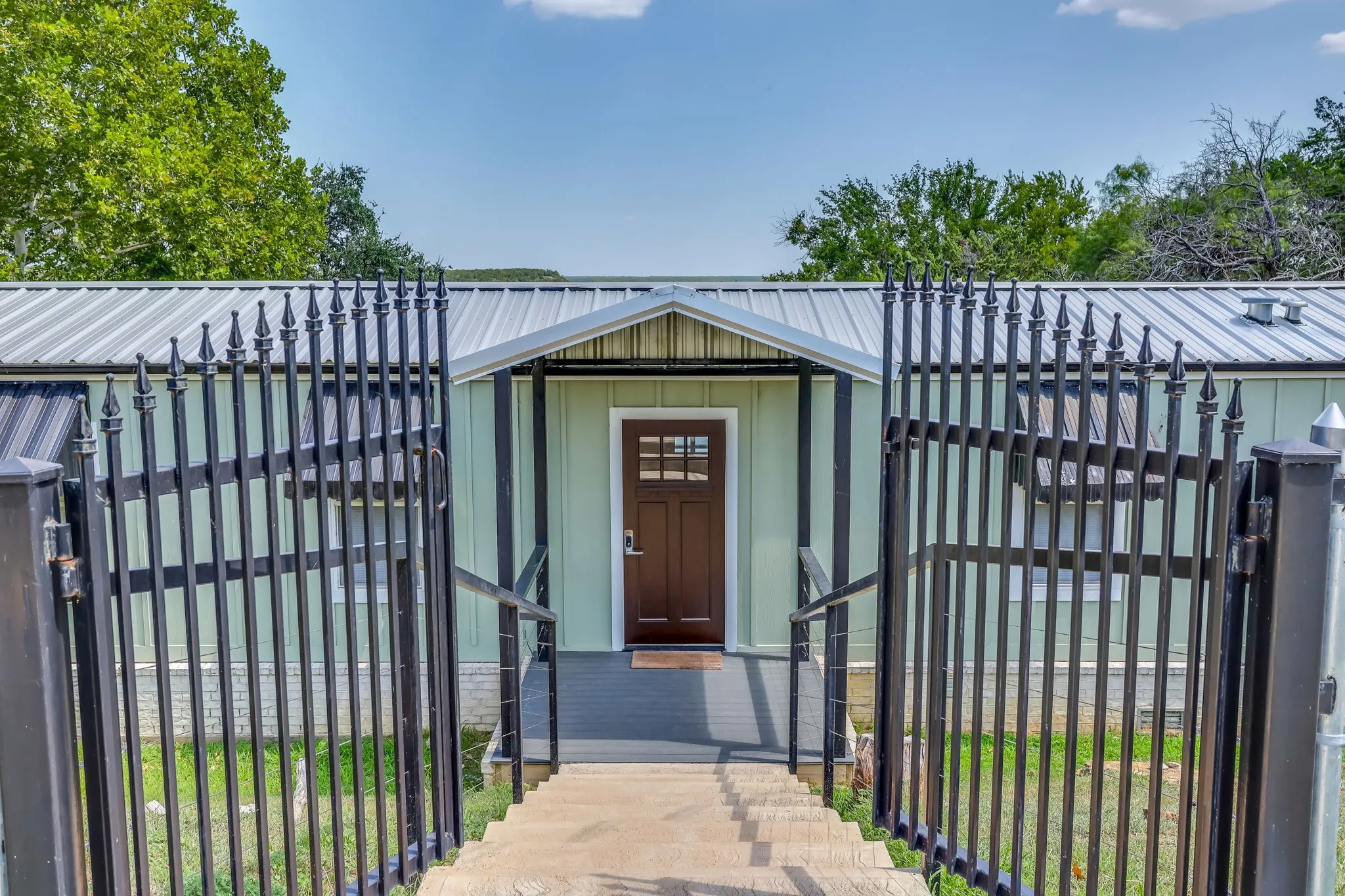 Single Family Residence For Sale in Palo Pinto County , 606 Dunn Drive, Palo Pinto, Texas 76484, 3 Bedrooms, 2 Bathrooms, Garage spaces, 1,600 Sqft, built in 2005, Price $545,000, mls#21336577, Real Estate Agent in Palo Pinto, Homes For Sale in Palo Pinto county, Homes For Sale in Palo Pinto, Realtor in Palo Pinto Texas, Real Estate Brokerage Independent Realty Texas, Luminita Cordes Realtor