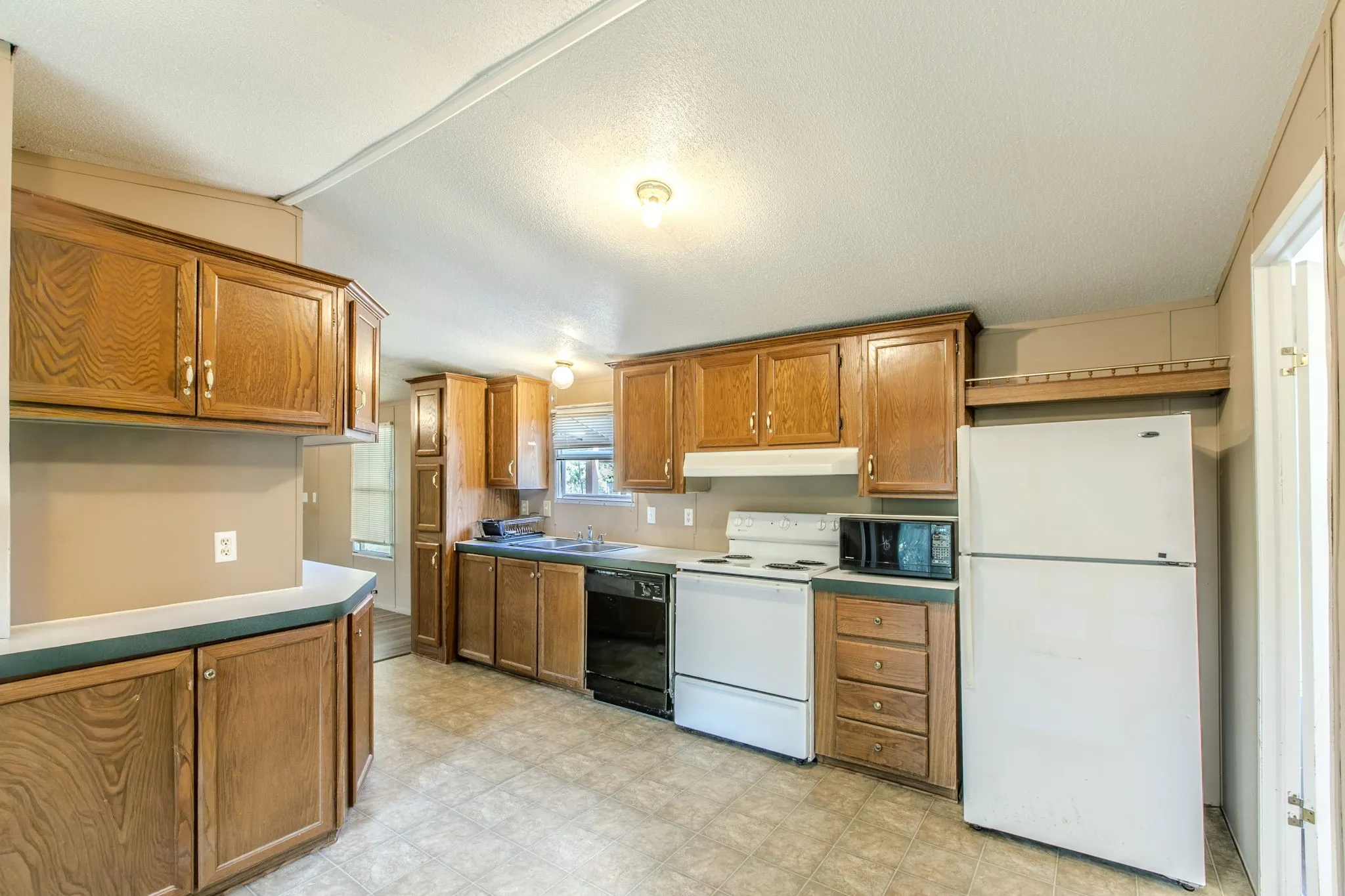 Mobile Home For Sale in Mc Lennan County , 13247 Gholson Road, Waco, Texas 76705, 3 Bedroom, 2 Bathroom, Garage spaces, 1,216 Sqft, built in 1997, mls#21335022, Real Estate Agent in Waco, Homes For Sale in Mc Lennan county, Homes For Sale in Waco, Realtor in Waco Texas, Real Estate Brokerage Independent Realty Texas, Luminita Cordes Realtor