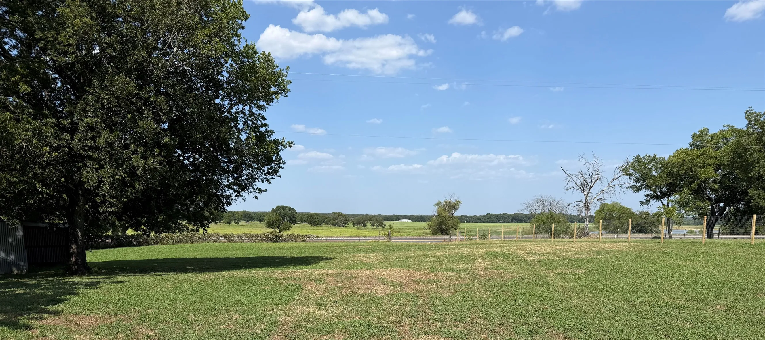 Mobile Home For Sale in Mc Lennan County , 13247 Gholson Road, Waco, Texas 76705, 3 Bedroom, 2 Bathroom, Garage spaces, 1,216 Sqft, built in 1997, mls#21335022, Real Estate Agent in Waco, Homes For Sale in Mc Lennan county, Homes For Sale in Waco, Realtor in Waco Texas, Real Estate Brokerage Independent Realty Texas, Luminita Cordes Realtor