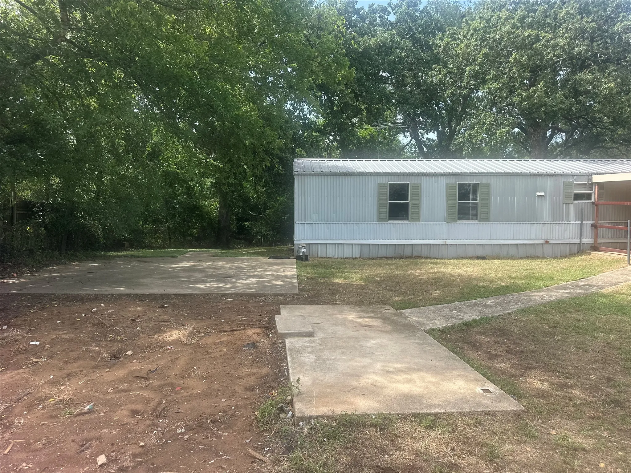 Mobile Home For Sale in Mc Lennan County , 13247 Gholson Road, Waco, Texas 76705, 3 Bedroom, 2 Bathroom, Garage spaces, 1,216 Sqft, built in 1997, mls#21335022, Real Estate Agent in Waco, Homes For Sale in Mc Lennan county, Homes For Sale in Waco, Realtor in Waco Texas, Real Estate Brokerage Independent Realty Texas, Luminita Cordes Realtor
