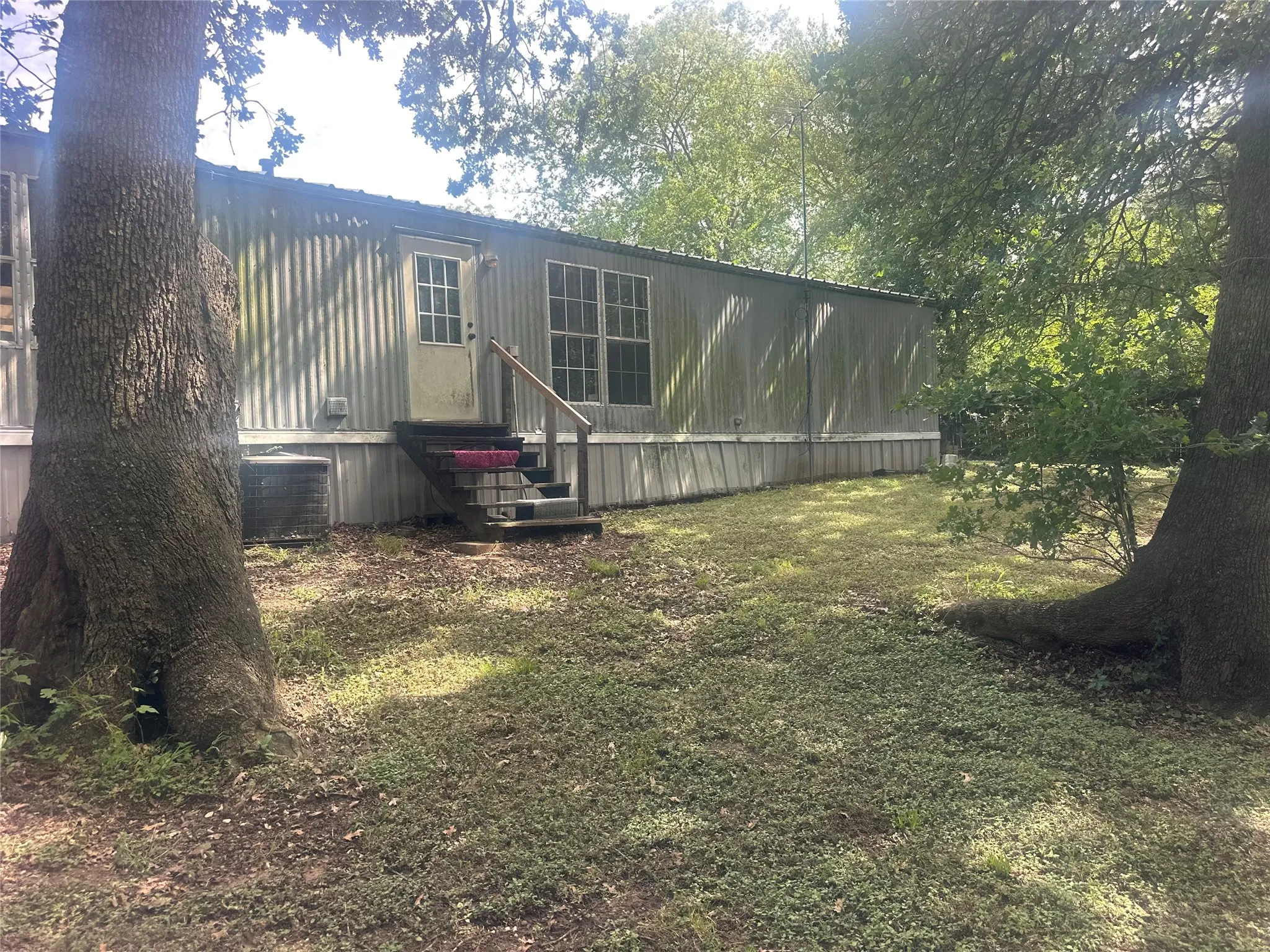 Mobile Home For Sale in Mc Lennan County , 13247 Gholson Road, Waco, Texas 76705, 3 Bedroom, 2 Bathroom, Garage spaces, 1,216 Sqft, built in 1997, mls#21335022, Real Estate Agent in Waco, Homes For Sale in Mc Lennan county, Homes For Sale in Waco, Realtor in Waco Texas, Real Estate Brokerage Independent Realty Texas, Luminita Cordes Realtor