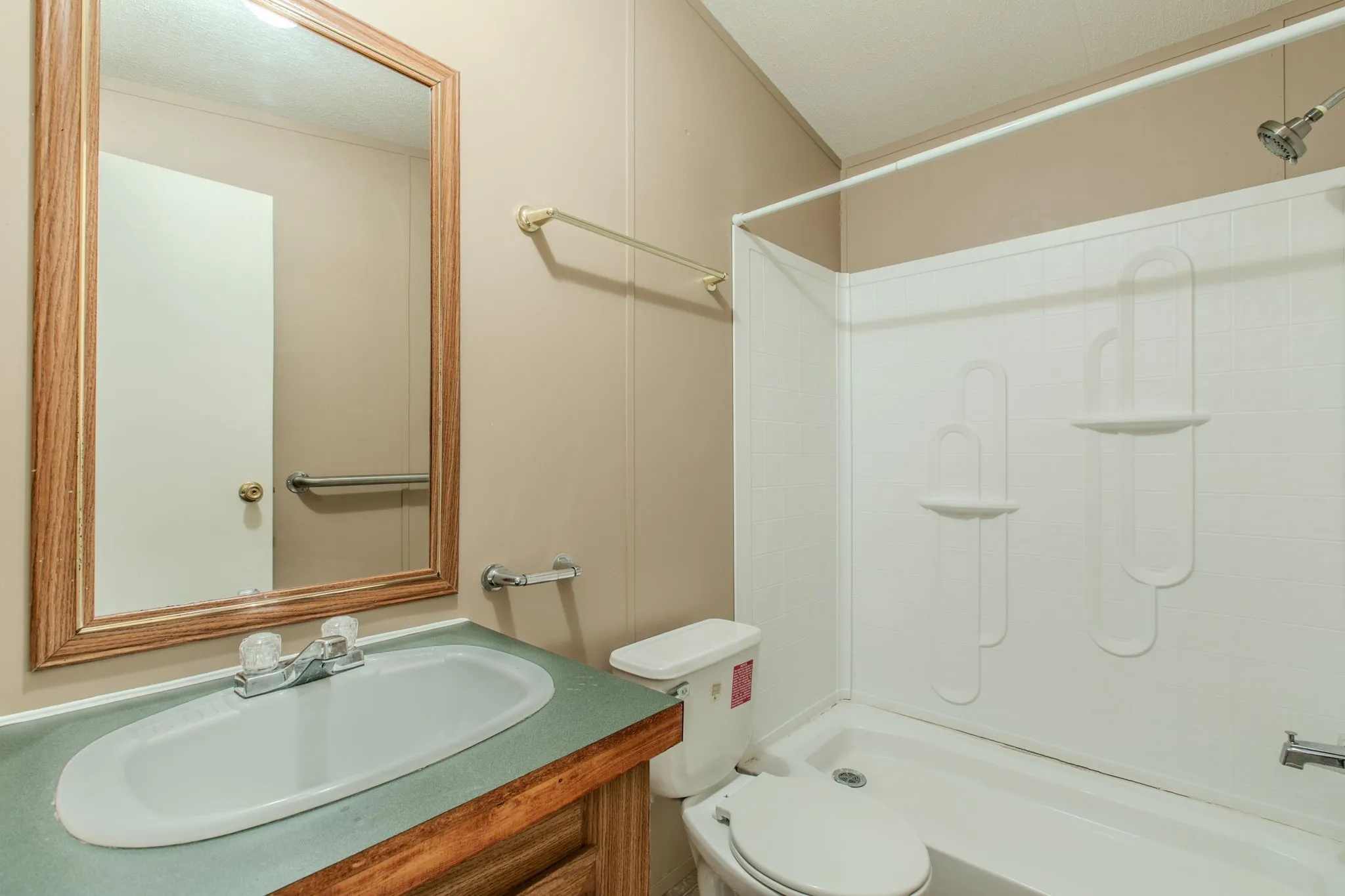 Mobile Home For Sale in Mc Lennan County , 13247 Gholson Road, Waco, Texas 76705, 3 Bedroom, 2 Bathroom, Garage spaces, 1,216 Sqft, built in 1997, mls#21335022, Real Estate Agent in Waco, Homes For Sale in Mc Lennan county, Homes For Sale in Waco, Realtor in Waco Texas, Real Estate Brokerage Independent Realty Texas, Luminita Cordes Realtor