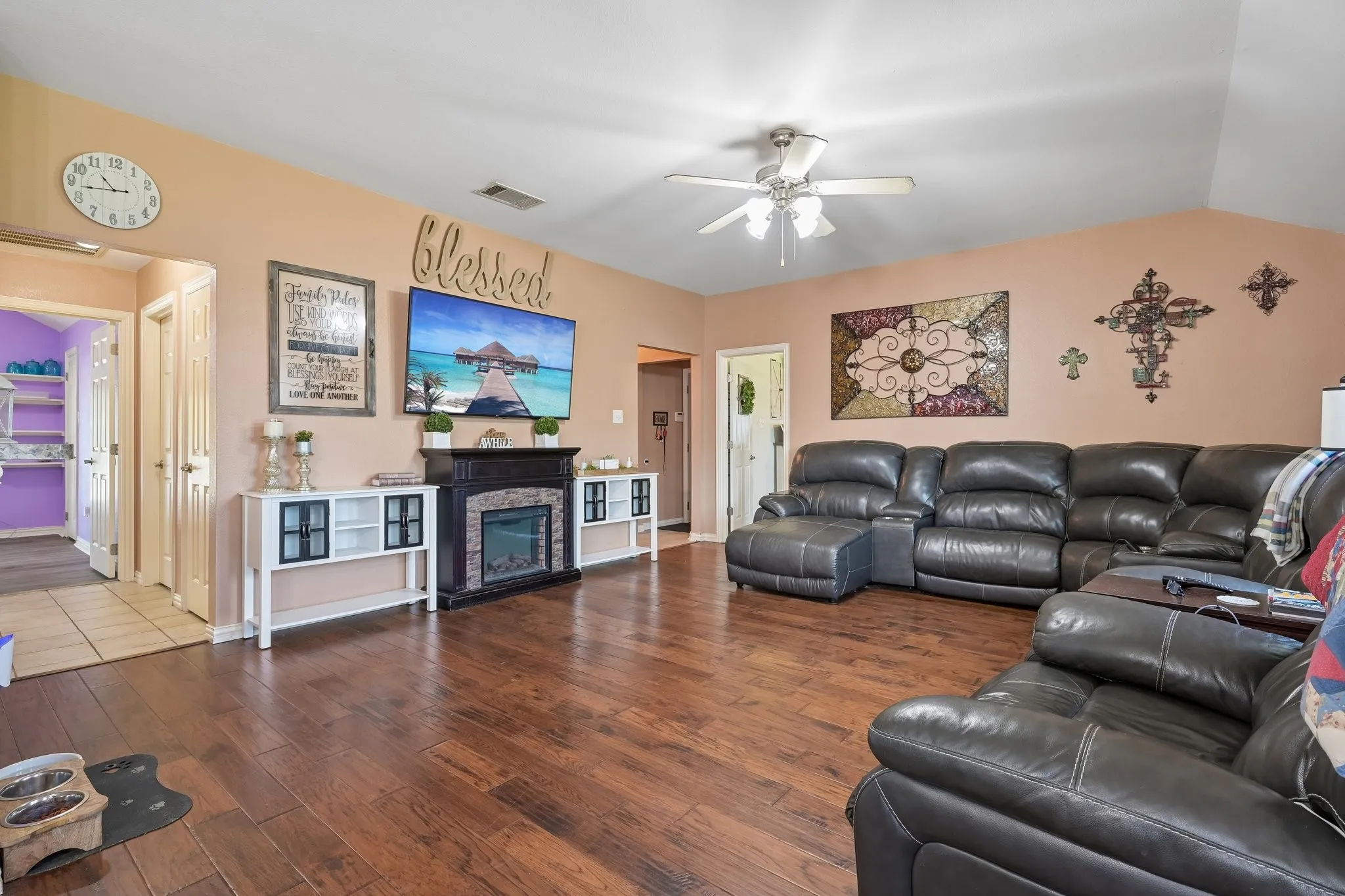 Single Family Residence For Sale in Collin County , 216 Meadow Lark Lane, Anna, Texas 75409, 3 Bedroom, 2 Bathroom, 2 Garage spaces, 1,423 Sqft, built in 2004, mls#21337299, Real Estate Agent in Anna, Homes For Sale in Collin county, Homes For Sale in Anna, Realtor in Anna Texas, Real Estate Brokerage Independent Realty Texas, Luminita Cordes Realtor