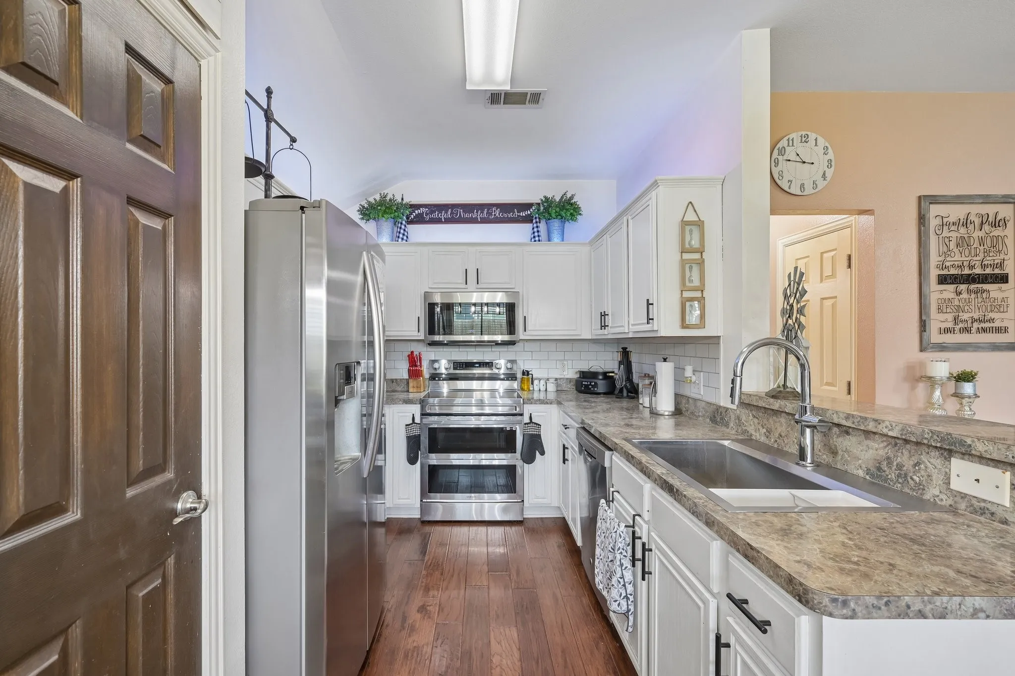 Single Family Residence For Sale in Collin County , 216 Meadow Lark Lane, Anna, Texas 75409, 3 Bedroom, 2 Bathroom, 2 Garage spaces, 1,423 Sqft, built in 2004, mls#21337299, Real Estate Agent in Anna, Homes For Sale in Collin county, Homes For Sale in Anna, Realtor in Anna Texas, Real Estate Brokerage Independent Realty Texas, Luminita Cordes Realtor