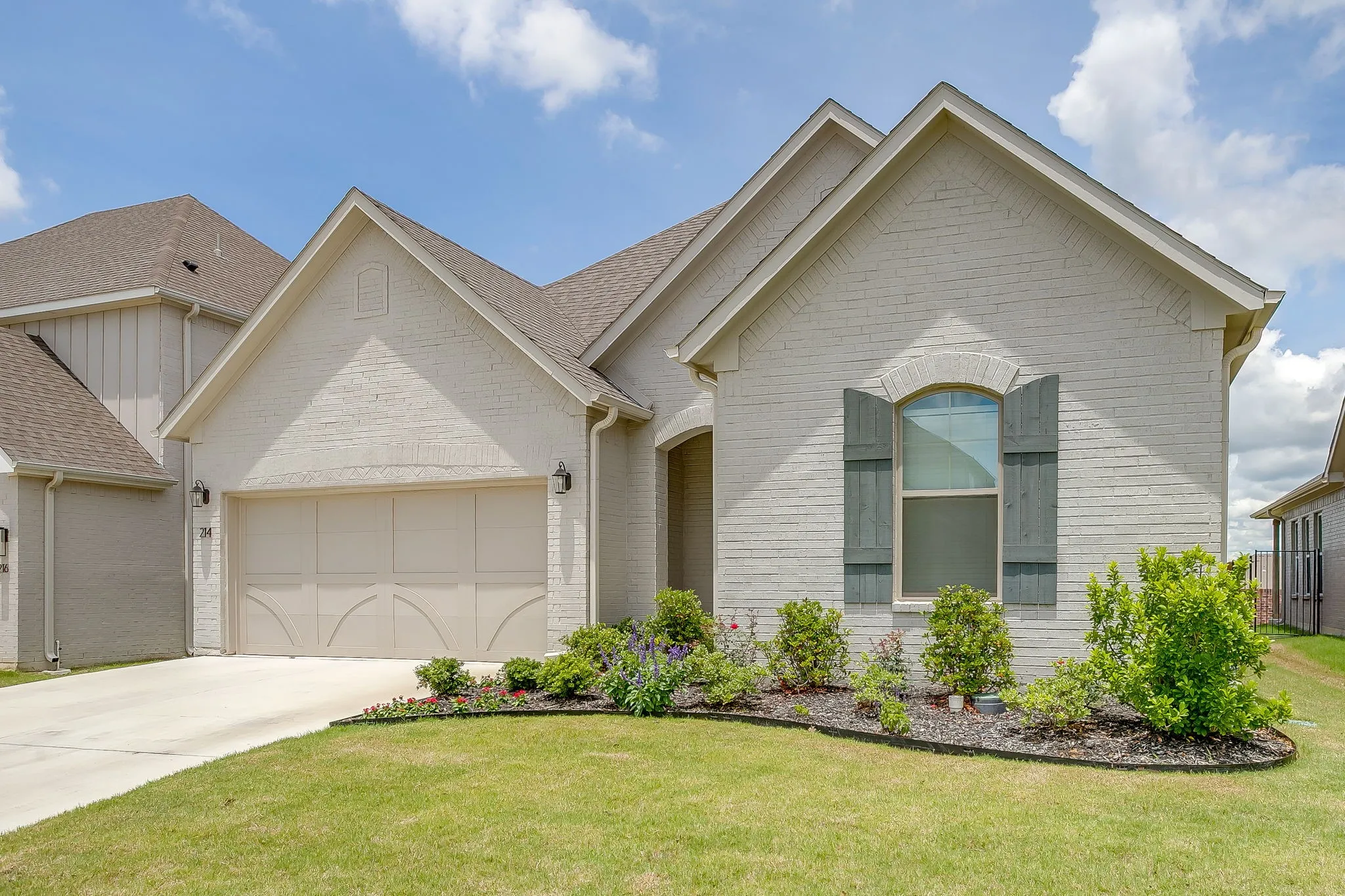 Single Family Residence For Sale in Parker County , 214 Observation Drive N, Aledo, Texas 76008, 3 Bedroom, 2 Bathroom, 2 Garage spaces, 1,927 Sqft, built in 2023, mls#21339550, Real Estate Agent in Aledo, Homes For Sale in Parker county, Homes For Sale in Aledo, Realtor in Aledo Texas, Real Estate Brokerage Independent Realty Texas, Luminita Cordes Realtor