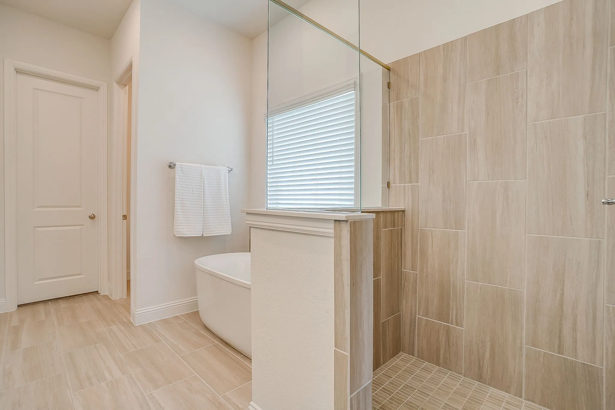 Single Family Residence For Sale in Parker County , 214 Observation Drive N, Aledo, Texas 76008, 3 Bedroom, 2 Bathroom, 2 Garage spaces, 1,927 Sqft, built in 2023, mls#21339550, Real Estate Agent in Aledo, Homes For Sale in Parker county, Homes For Sale in Aledo, Realtor in Aledo Texas, Real Estate Brokerage Independent Realty Texas, Luminita Cordes Realtor