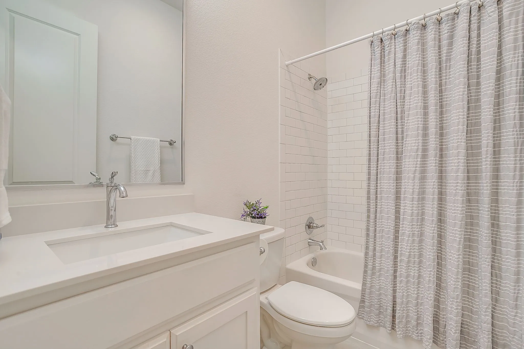 Single Family Residence For Sale in Parker County , 214 Observation Drive N, Aledo, Texas 76008, 3 Bedroom, 2 Bathroom, 2 Garage spaces, 1,927 Sqft, built in 2023, mls#21339550, Real Estate Agent in Aledo, Homes For Sale in Parker county, Homes For Sale in Aledo, Realtor in Aledo Texas, Real Estate Brokerage Independent Realty Texas, Luminita Cordes Realtor