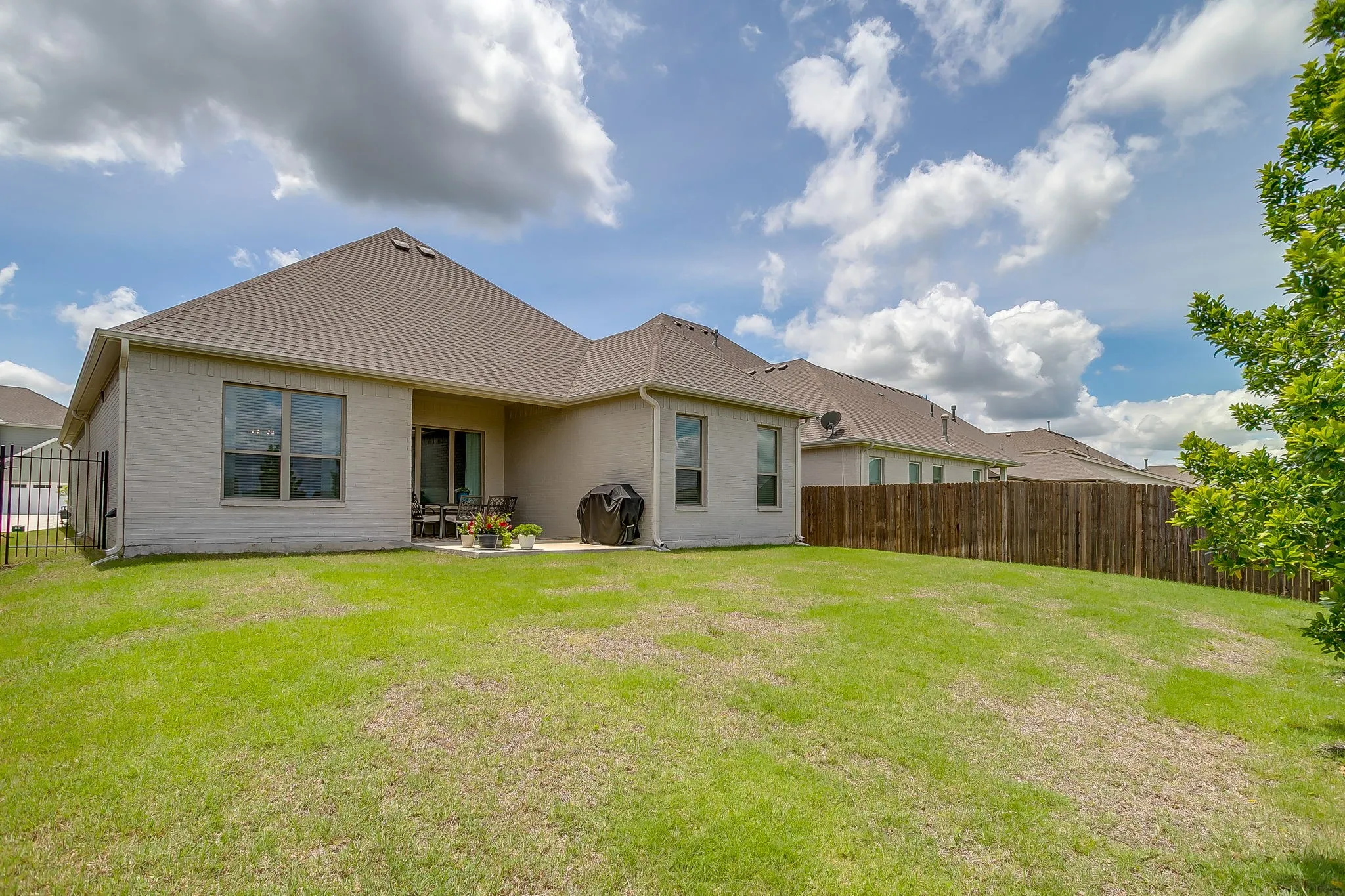 Single Family Residence For Sale in Parker County , 214 Observation Drive N, Aledo, Texas 76008, 3 Bedroom, 2 Bathroom, 2 Garage spaces, 1,927 Sqft, built in 2023, mls#21339550, Real Estate Agent in Aledo, Homes For Sale in Parker county, Homes For Sale in Aledo, Realtor in Aledo Texas, Real Estate Brokerage Independent Realty Texas, Luminita Cordes Realtor
