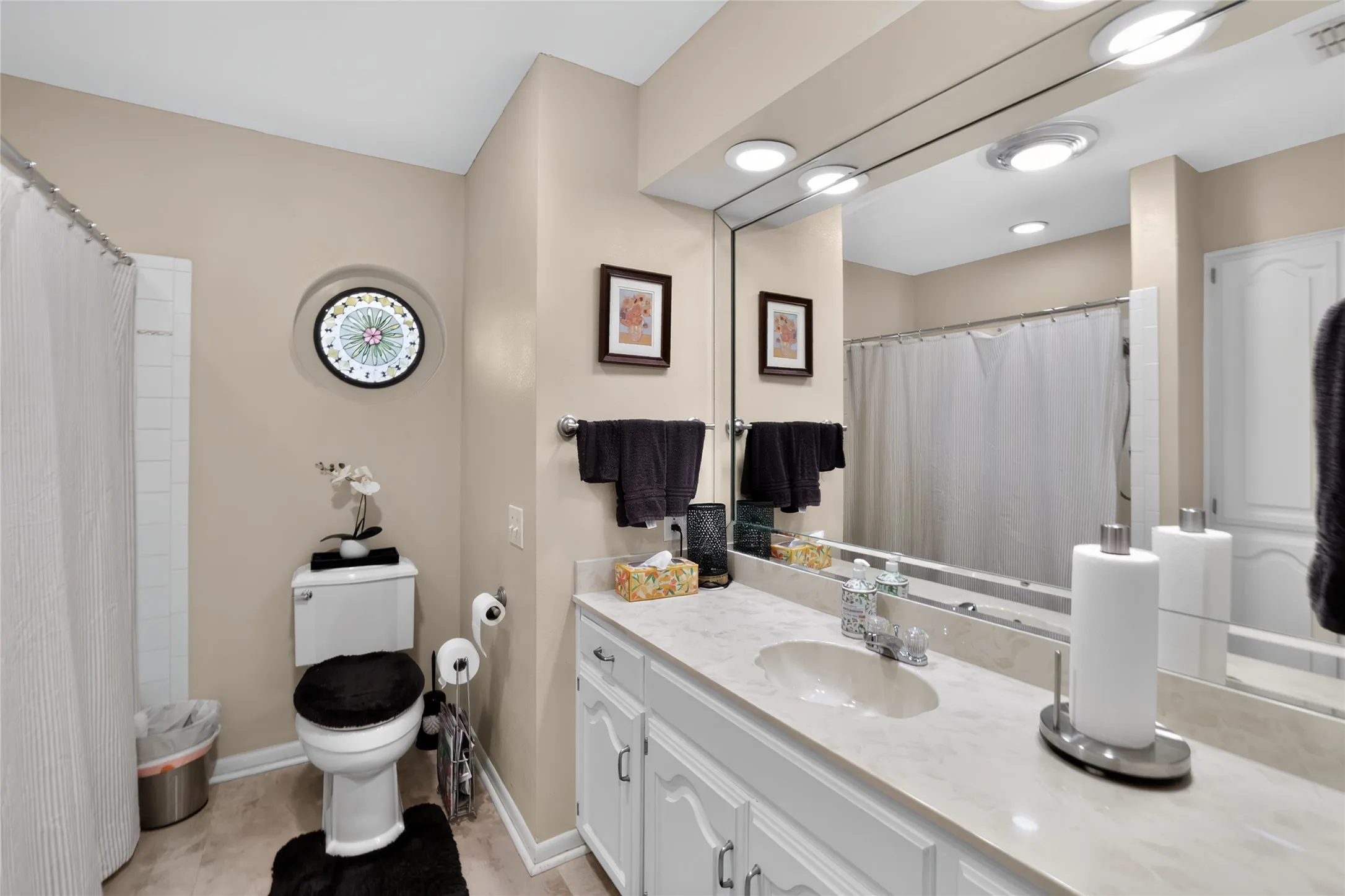 Single Family Residence For Sale in Wichita County , 4417 Tobago, Wichita Falls, Texas 76308, 3 Bedroom, 2 Bathroom, 2 Garage spaces, 2,606 Sqft, built in 1976, mls#21339207, Real Estate Agent in Wichita Falls, Homes For Sale in Wichita county, Homes For Sale in Wichita Falls, Realtor in Wichita Falls Texas, Real Estate Brokerage Independent Realty Texas, Luminita Cordes Realtor