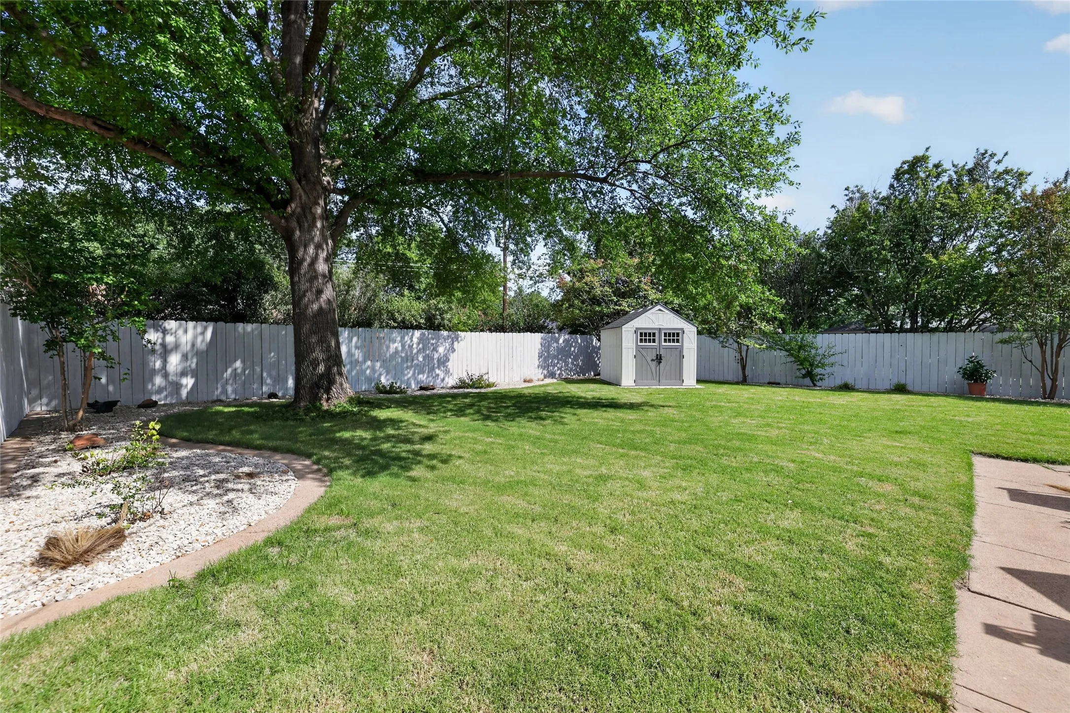 Single Family Residence For Sale in Wichita County , 4417 Tobago, Wichita Falls, Texas 76308, 3 Bedroom, 2 Bathroom, 2 Garage spaces, 2,606 Sqft, built in 1976, mls#21339207, Real Estate Agent in Wichita Falls, Homes For Sale in Wichita county, Homes For Sale in Wichita Falls, Realtor in Wichita Falls Texas, Real Estate Brokerage Independent Realty Texas, Luminita Cordes Realtor