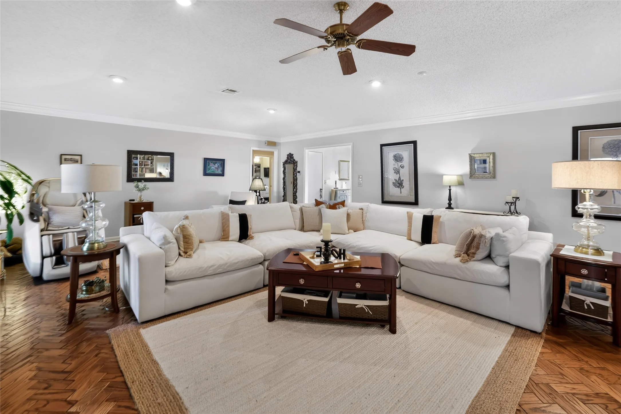 Single Family Residence For Sale in Wichita County , 4417 Tobago, Wichita Falls, Texas 76308, 3 Bedroom, 2 Bathroom, 2 Garage spaces, 2,606 Sqft, built in 1976, mls#21339207, Real Estate Agent in Wichita Falls, Homes For Sale in Wichita county, Homes For Sale in Wichita Falls, Realtor in Wichita Falls Texas, Real Estate Brokerage Independent Realty Texas, Luminita Cordes Realtor