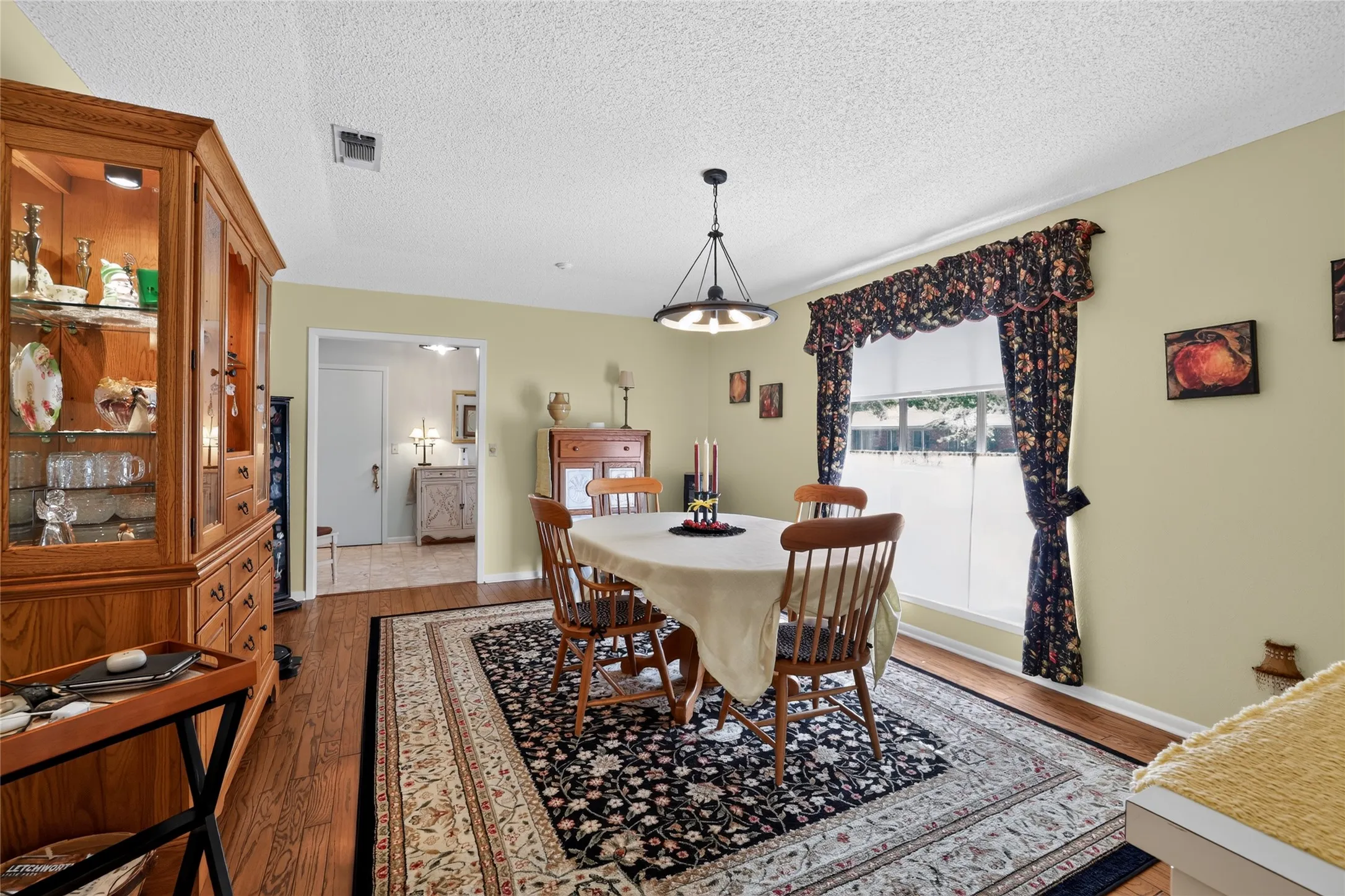 Single Family Residence For Sale in Wichita County , 4417 Tobago, Wichita Falls, Texas 76308, 3 Bedroom, 2 Bathroom, 2 Garage spaces, 2,606 Sqft, built in 1976, mls#21339207, Real Estate Agent in Wichita Falls, Homes For Sale in Wichita county, Homes For Sale in Wichita Falls, Realtor in Wichita Falls Texas, Real Estate Brokerage Independent Realty Texas, Luminita Cordes Realtor