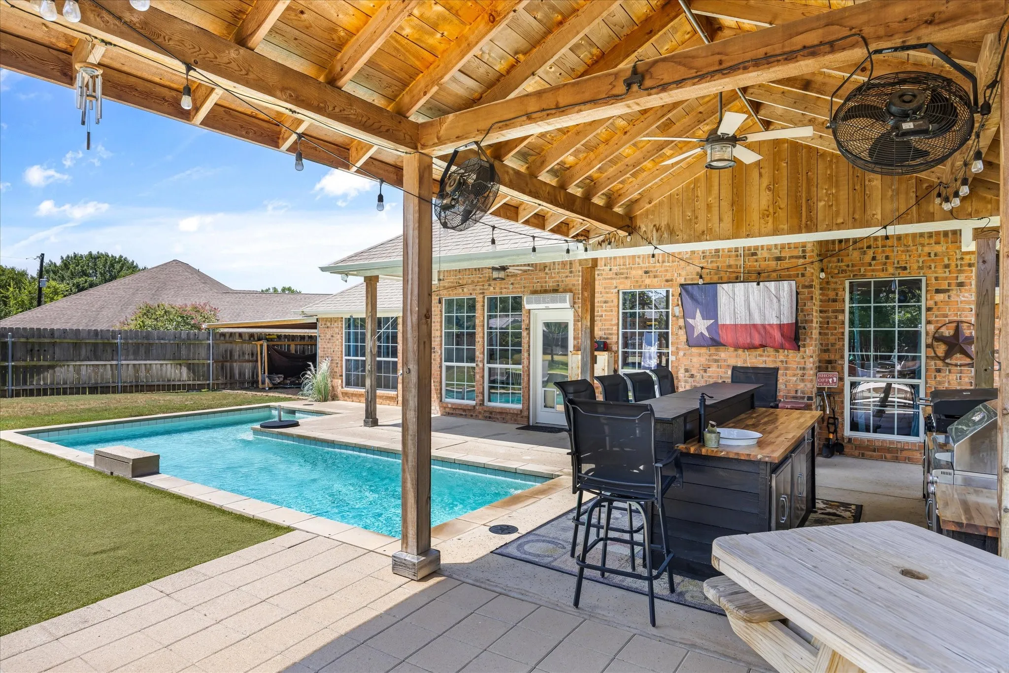 Single Family Residence For Sale in Hood County , 3930 Buena Vista Circle, Granbury, Texas 76049, 3 Bedroom, 2 Bathroom, 2 Garage spaces, 1,759 Sqft, built in 2005, mls#21337511, Real Estate Agent in Granbury, Homes For Sale in Hood county, Homes For Sale in Granbury, Realtor in Granbury Texas, Real Estate Brokerage Independent Realty Texas, Luminita Cordes Realtor
