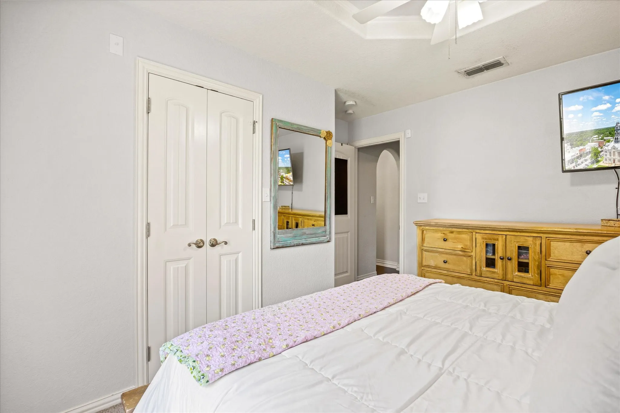 Single Family Residence For Sale in Hood County , 3930 Buena Vista Circle, Granbury, Texas 76049, 3 Bedroom, 2 Bathroom, 2 Garage spaces, 1,759 Sqft, built in 2005, mls#21337511, Real Estate Agent in Granbury, Homes For Sale in Hood county, Homes For Sale in Granbury, Realtor in Granbury Texas, Real Estate Brokerage Independent Realty Texas, Luminita Cordes Realtor