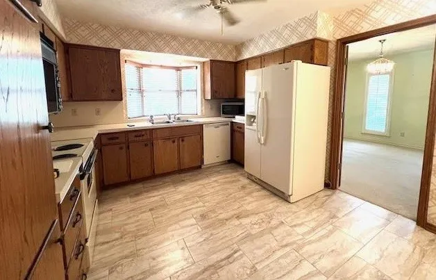 Single Family Residence For Sale in Denton County , 2621 Picadilly Lane, Denton, Texas 76209, 3 Bedroom, 2 Bathroom, 2 Garage spaces, 2,286 Sqft, built in 1975, mls#21339613, Real Estate Agent in Denton, Homes For Sale in Denton county, Homes For Sale in Denton, Realtor in Denton Texas, Real Estate Brokerage Independent Realty Texas, Luminita Cordes Realtor
