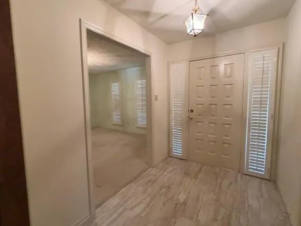 Single Family Residence For Sale in Denton County , 2621 Picadilly Lane, Denton, Texas 76209, 3 Bedroom, 2 Bathroom, 2 Garage spaces, 2,286 Sqft, built in 1975, mls#21339613, Real Estate Agent in Denton, Homes For Sale in Denton county, Homes For Sale in Denton, Realtor in Denton Texas, Real Estate Brokerage Independent Realty Texas, Luminita Cordes Realtor