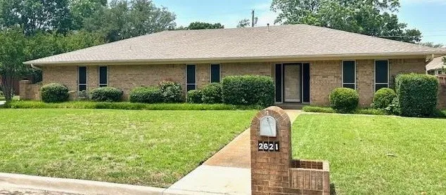 Single Family Residence For Sale in Denton County , 2621 Picadilly Lane, Denton, Texas 76209, 3 Bedroom, 2 Bathroom, 2 Garage spaces, 2,286 Sqft, built in 1975, mls#21339613, Real Estate Agent in Denton, Homes For Sale in Denton county, Homes For Sale in Denton, Realtor in Denton Texas, Real Estate Brokerage Independent Realty Texas, Luminita Cordes Realtor