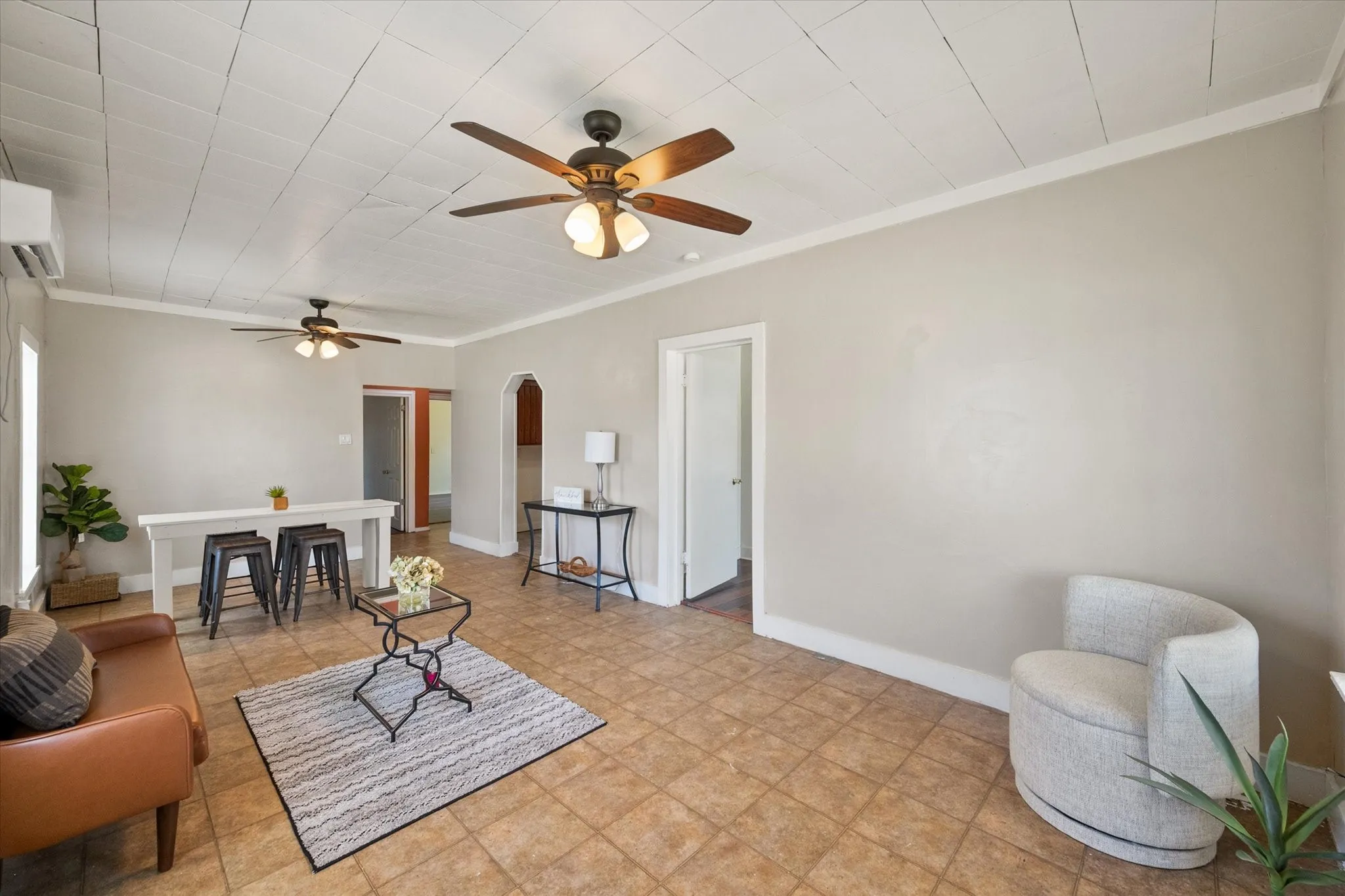 Single Family Residence For Sale in Ellis County , 109 E Tyler Street, Ennis, Texas 75119, 3 Bedroom, 2 Bathroom, Garage spaces, 1,605 Sqft, built in 1953, mls#21339305, Real Estate Agent in Ennis, Homes For Sale in Ellis county, Homes For Sale in Ennis, Realtor in Ennis Texas, Real Estate Brokerage Independent Realty Texas, Luminita Cordes Realtor