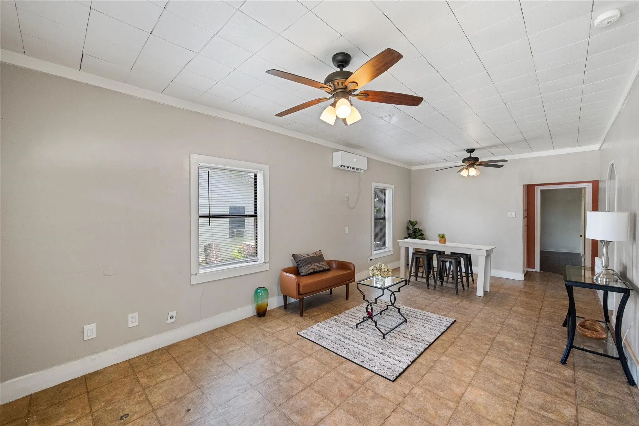 Single Family Residence For Sale in Ellis County , 109 E Tyler Street, Ennis, Texas 75119, 3 Bedroom, 2 Bathroom, Garage spaces, 1,605 Sqft, built in 1953, mls#21339305, Real Estate Agent in Ennis, Homes For Sale in Ellis county, Homes For Sale in Ennis, Realtor in Ennis Texas, Real Estate Brokerage Independent Realty Texas, Luminita Cordes Realtor