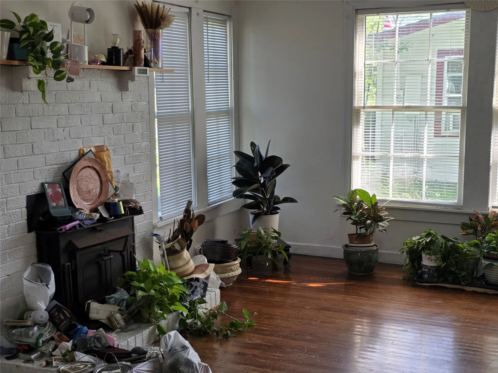 Single Family Residence For Sale in Franklin (TX) County , 810 N Main, Winnsboro, Texas 75494, 2 Bedroom, 2 Bathroom, Garage spaces, 1,666 Sqft, built in 1920, mls#21339552, Real Estate Agent in Winnsboro, Homes For Sale in Franklin (TX) county, Homes For Sale in Winnsboro, Realtor in Winnsboro Texas, Real Estate Brokerage Independent Realty Texas, Luminita Cordes Realtor