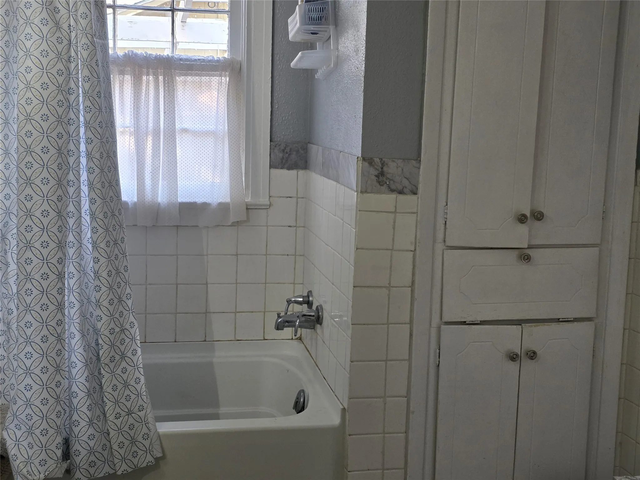 Single Family Residence For Sale in Franklin (TX) County , 810 N Main, Winnsboro, Texas 75494, 2 Bedroom, 2 Bathroom, Garage spaces, 1,666 Sqft, built in 1920, mls#21339552, Real Estate Agent in Winnsboro, Homes For Sale in Franklin (TX) county, Homes For Sale in Winnsboro, Realtor in Winnsboro Texas, Real Estate Brokerage Independent Realty Texas, Luminita Cordes Realtor