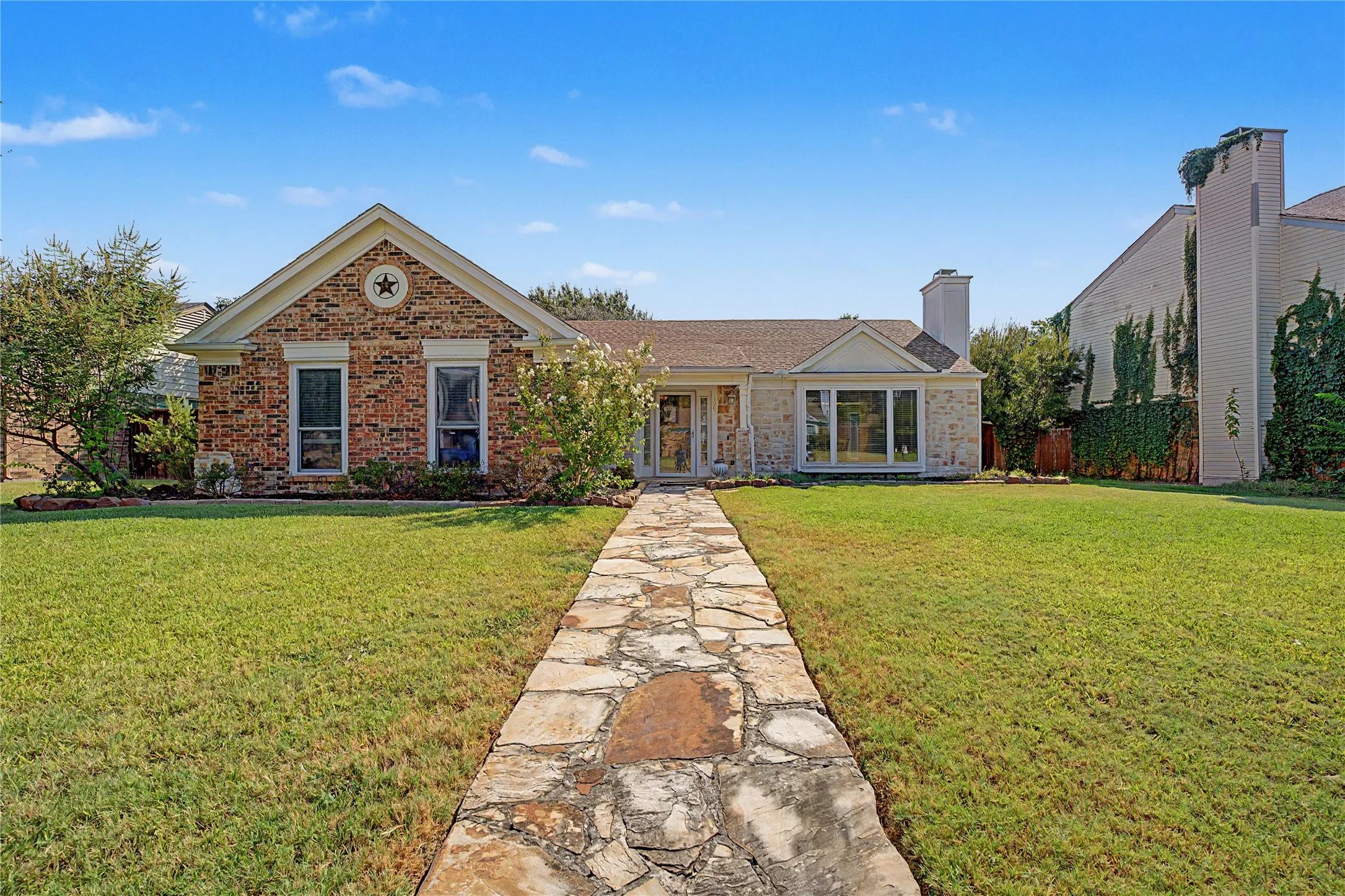 Single Family Residence For Rent in Collin County , 1003 Ashby Drive, Allen, Texas 75002, 3 Bedroom, 2 Bathroom, 2 Garage spaces, 2,156 Sqft, built in 1985, mls#21338536, Real Estate Agent in Allen, Homes For Rent in Collin county, Homes For Rent in Allen, Realtor in Allen Texas, Real Estate Brokerage Independent Realty Texas, Luminita Cordes Realtor