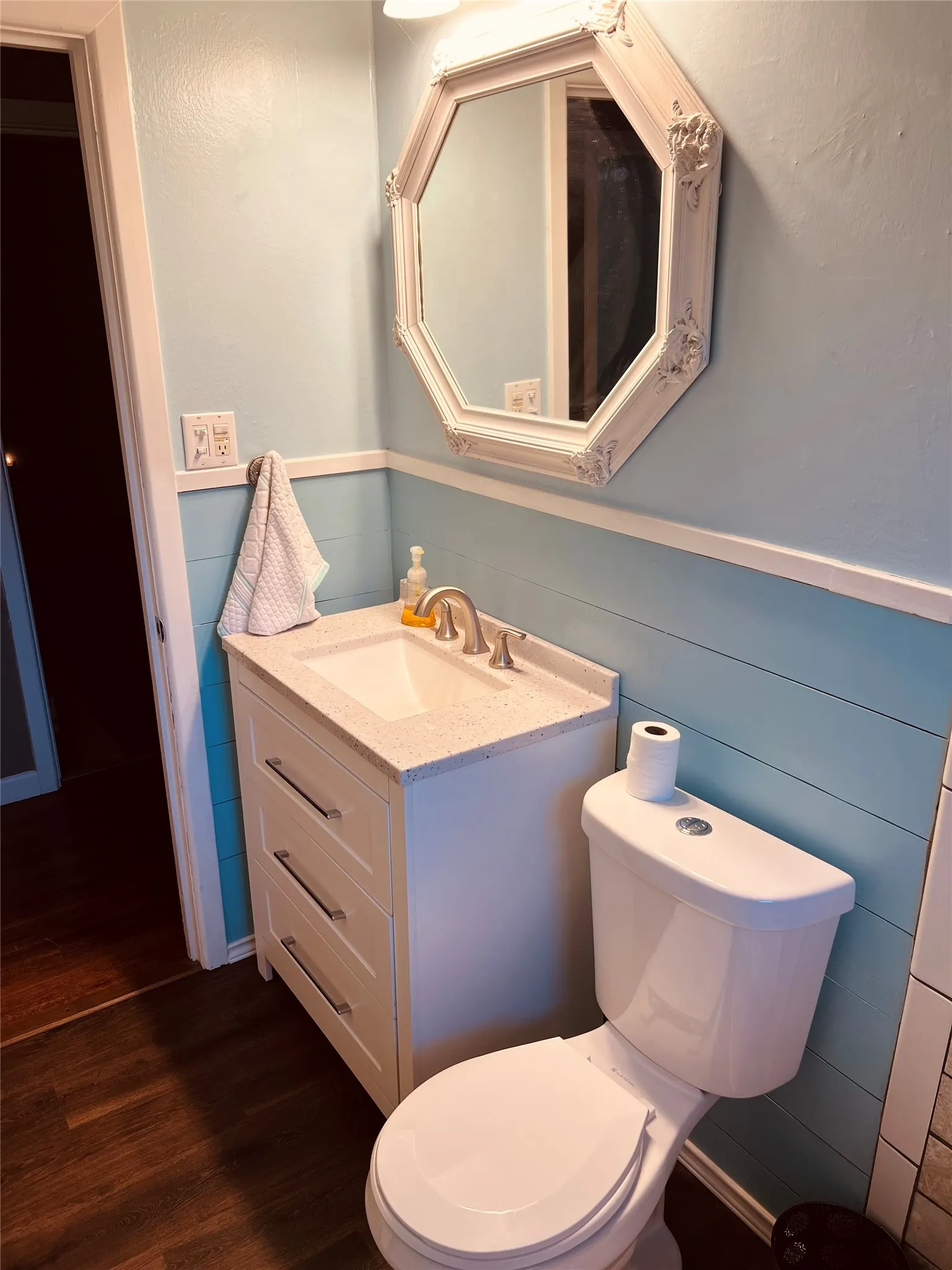 Single Family Residence For Sale in Mc Lennan County , 15180 Old China Spring Road, China Spring, Texas 76633, 4 Bedroom, 3 Bathroom, 1 Garage spaces, 2,422 Sqft, built in 1945, mls#21339615, Real Estate Agent in China Spring, Homes For Sale in Mc Lennan county, Homes For Sale in China Spring, Realtor in China Spring Texas, Real Estate Brokerage Independent Realty Texas, Luminita Cordes Realtor