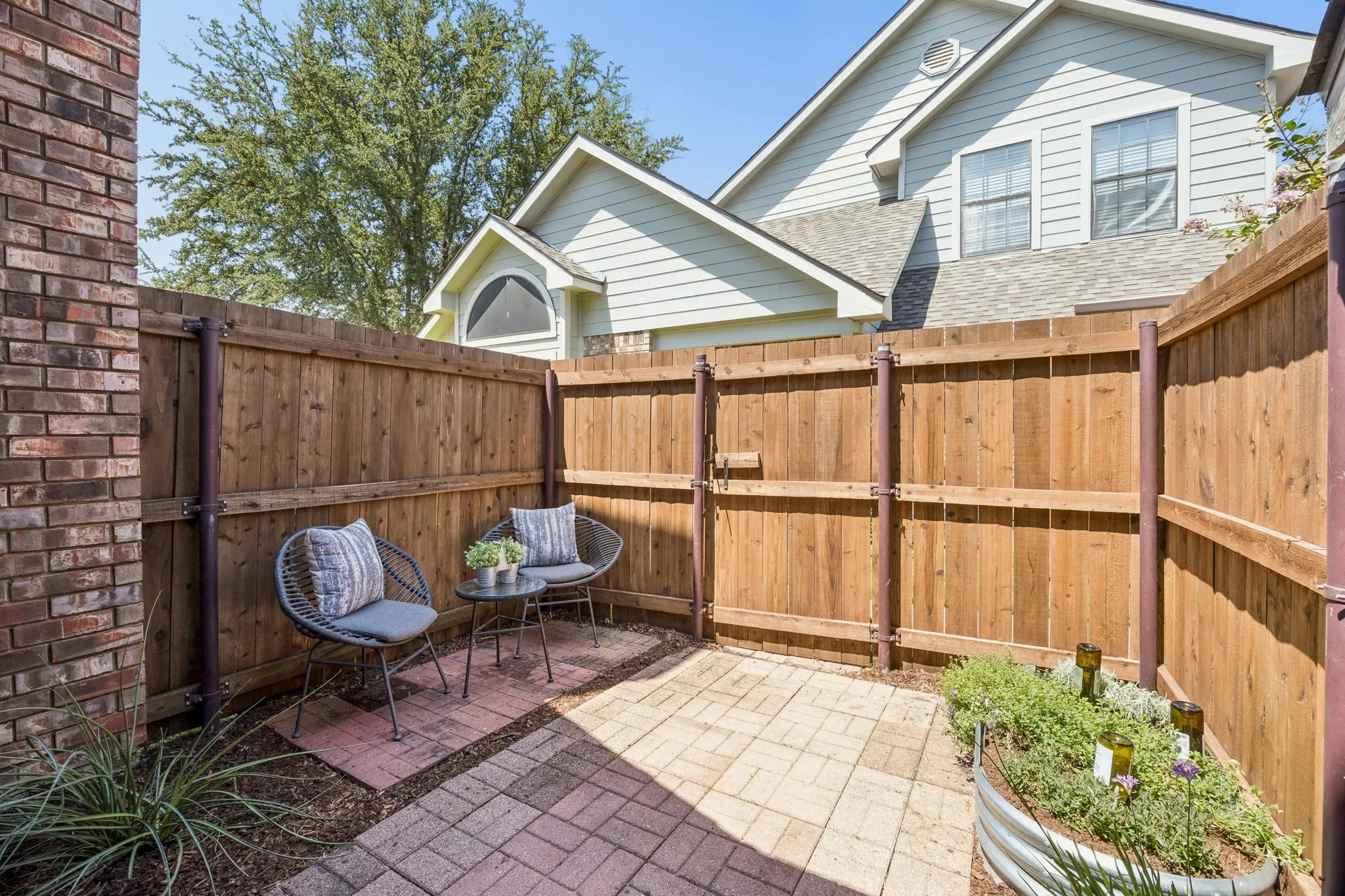 Condominium For Sale in Dallas County , 449 Harris Street 101H, Coppell, Texas 75019, 2 Bedroom, 2 Bathroom, Garage spaces, 1,254 Sqft, built in 1985, mls#21334973, Real Estate Agent in Coppell, Homes For Sale in Dallas county, Homes For Sale in Coppell, Realtor in Coppell Texas, Real Estate Brokerage Independent Realty Texas, Luminita Cordes Realtor
