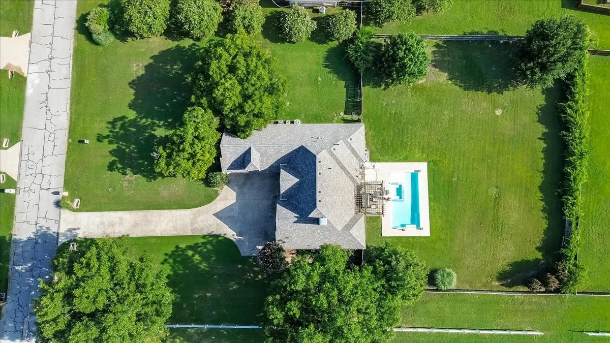Single Family Residence For Sale in Grayson County , 30 Tananger Springs Drive, Denison, Texas 75021, 4 Bedrooms, 4 Bathrooms, 3 Garage spaces, 3,045 Sqft, built in 2007, Price $614,900, mls#21339074, Real Estate Agent in Denison, Homes For Sale in Grayson county, Homes For Sale in Denison, Realtor in Denison Texas, Real Estate Brokerage Independent Realty Texas, Luminita Cordes Realtor