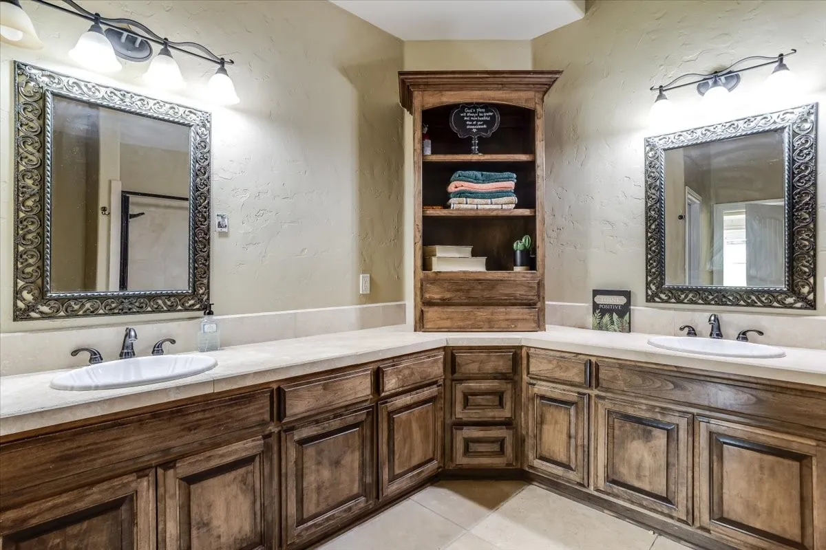 Single Family Residence For Sale in Grayson County , 30 Tananger Springs Drive, Denison, Texas 75021, 4 Bedrooms, 4 Bathrooms, 3 Garage spaces, 3,045 Sqft, built in 2007, Price $614,900, mls#21339074, Real Estate Agent in Denison, Homes For Sale in Grayson county, Homes For Sale in Denison, Realtor in Denison Texas, Real Estate Brokerage Independent Realty Texas, Luminita Cordes Realtor