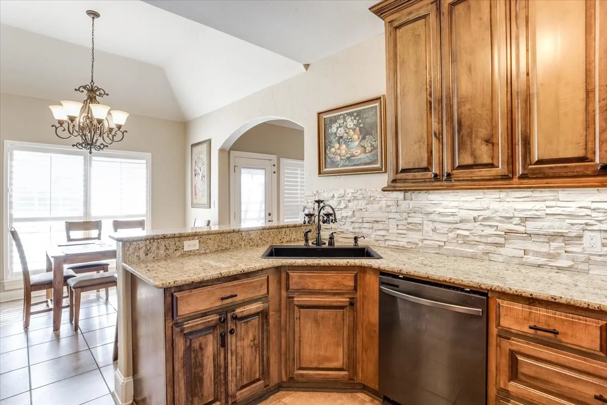 Single Family Residence For Sale in Grayson County , 30 Tananger Springs Drive, Denison, Texas 75021, 4 Bedrooms, 4 Bathrooms, 3 Garage spaces, 3,045 Sqft, built in 2007, Price $614,900, mls#21339074, Real Estate Agent in Denison, Homes For Sale in Grayson county, Homes For Sale in Denison, Realtor in Denison Texas, Real Estate Brokerage Independent Realty Texas, Luminita Cordes Realtor