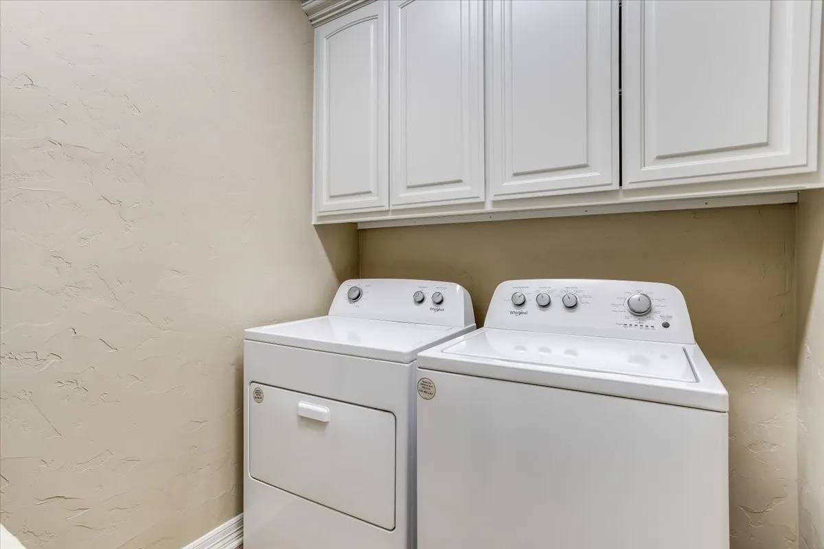 Single Family Residence For Sale in Grayson County , 30 Tananger Springs Drive, Denison, Texas 75021, 4 Bedrooms, 4 Bathrooms, 3 Garage spaces, 3,045 Sqft, built in 2007, Price $614,900, mls#21339074, Real Estate Agent in Denison, Homes For Sale in Grayson county, Homes For Sale in Denison, Realtor in Denison Texas, Real Estate Brokerage Independent Realty Texas, Luminita Cordes Realtor