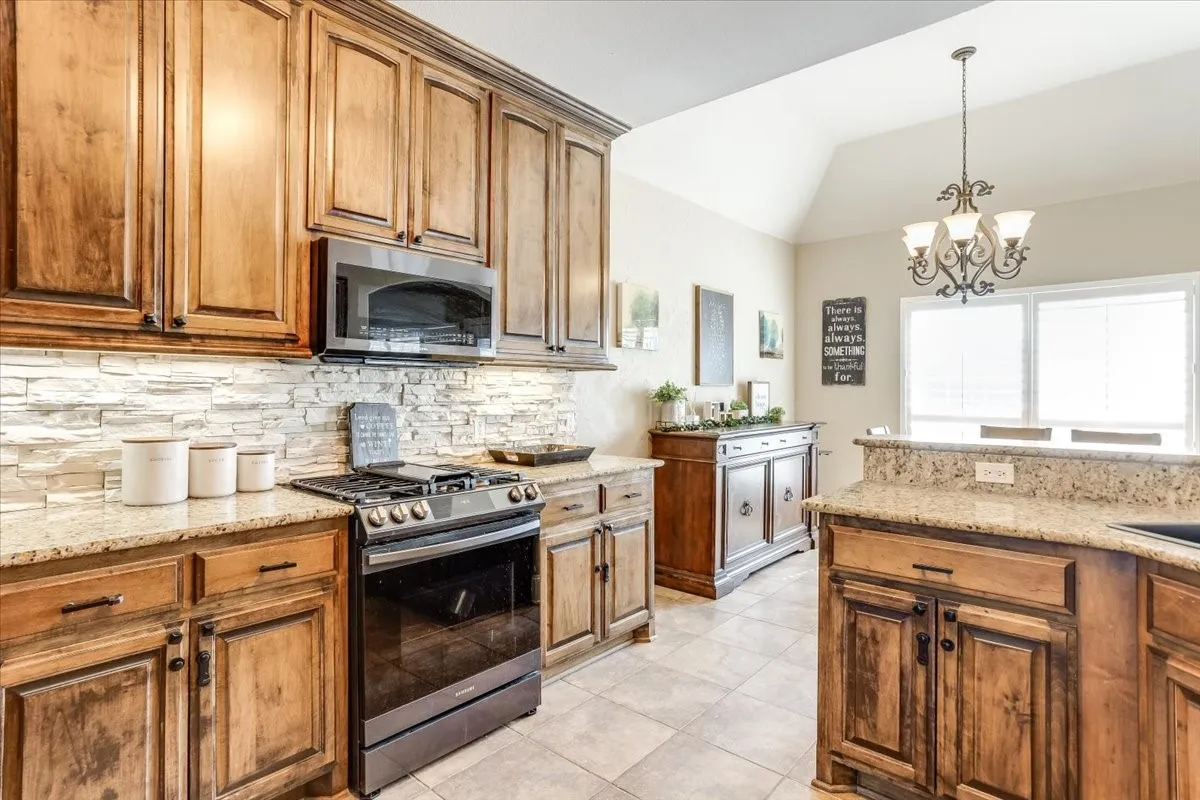Single Family Residence For Sale in Grayson County , 30 Tananger Springs Drive, Denison, Texas 75021, 4 Bedrooms, 4 Bathrooms, 3 Garage spaces, 3,045 Sqft, built in 2007, Price $614,900, mls#21339074, Real Estate Agent in Denison, Homes For Sale in Grayson county, Homes For Sale in Denison, Realtor in Denison Texas, Real Estate Brokerage Independent Realty Texas, Luminita Cordes Realtor