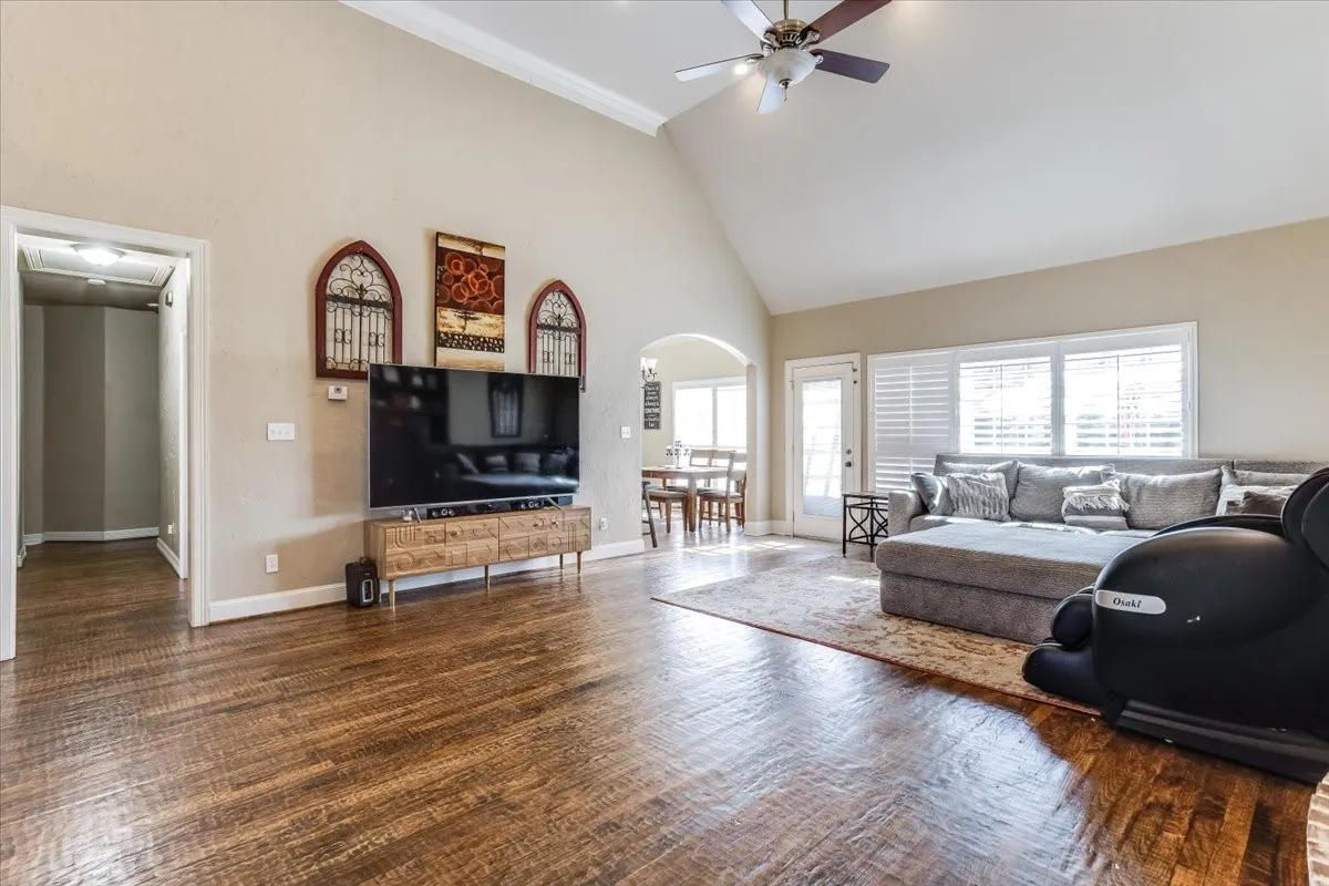 Single Family Residence For Sale in Grayson County , 30 Tananger Springs Drive, Denison, Texas 75021, 4 Bedrooms, 4 Bathrooms, 3 Garage spaces, 3,045 Sqft, built in 2007, Price $614,900, mls#21339074, Real Estate Agent in Denison, Homes For Sale in Grayson county, Homes For Sale in Denison, Realtor in Denison Texas, Real Estate Brokerage Independent Realty Texas, Luminita Cordes Realtor