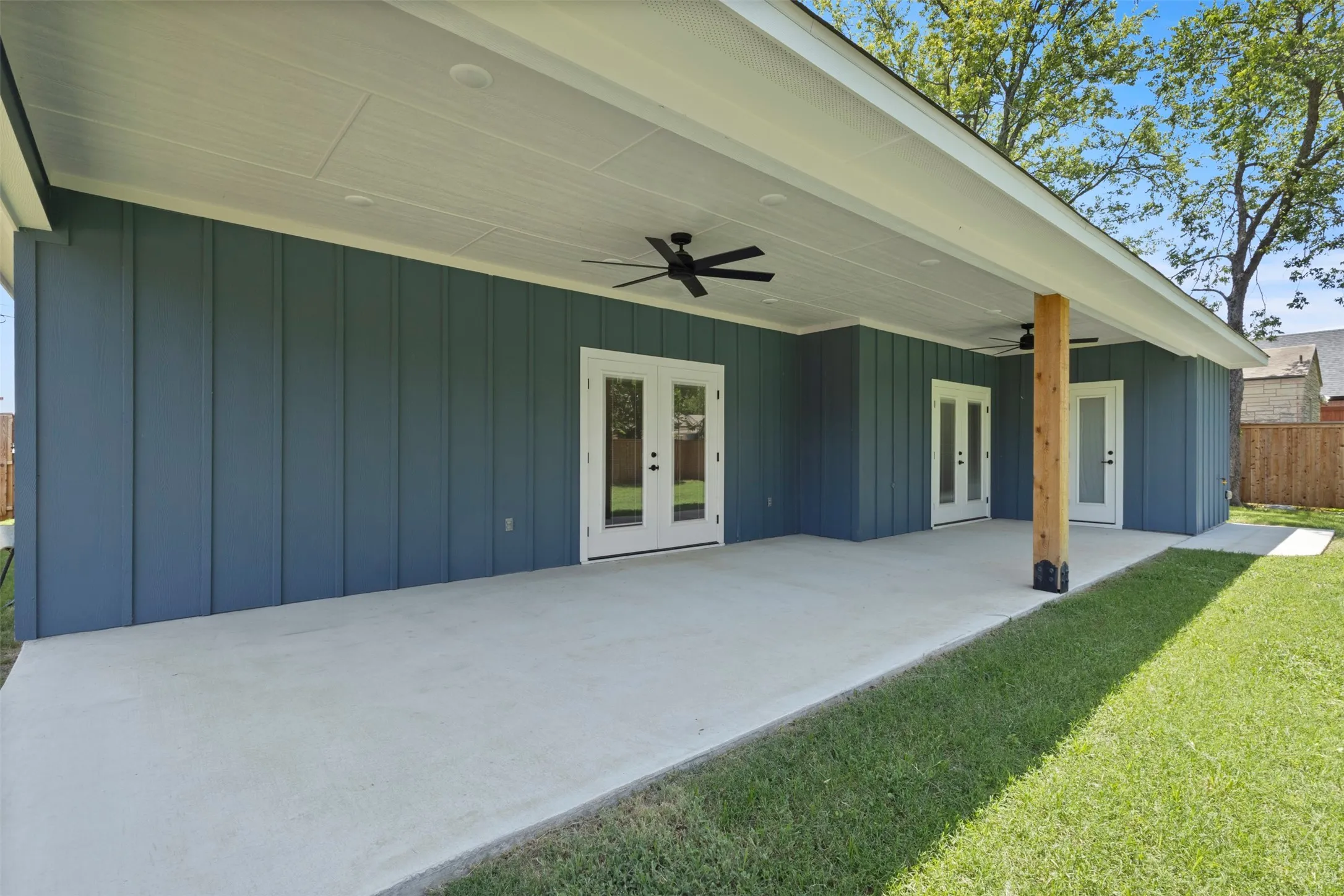 Single Family Residence For Sale in Tarrant County , 621 Oaklawn Drive, River Oaks, Texas 76114, 4 Bedroom, 3 Bathroom, 2 Garage spaces, 2,216 Sqft, built in 2025, mls#21337677, Real Estate Agent in River Oaks, Homes For Sale in Tarrant county, Homes For Sale in River Oaks, Realtor in River Oaks Texas, Real Estate Brokerage Independent Realty Texas, Luminita Cordes Realtor