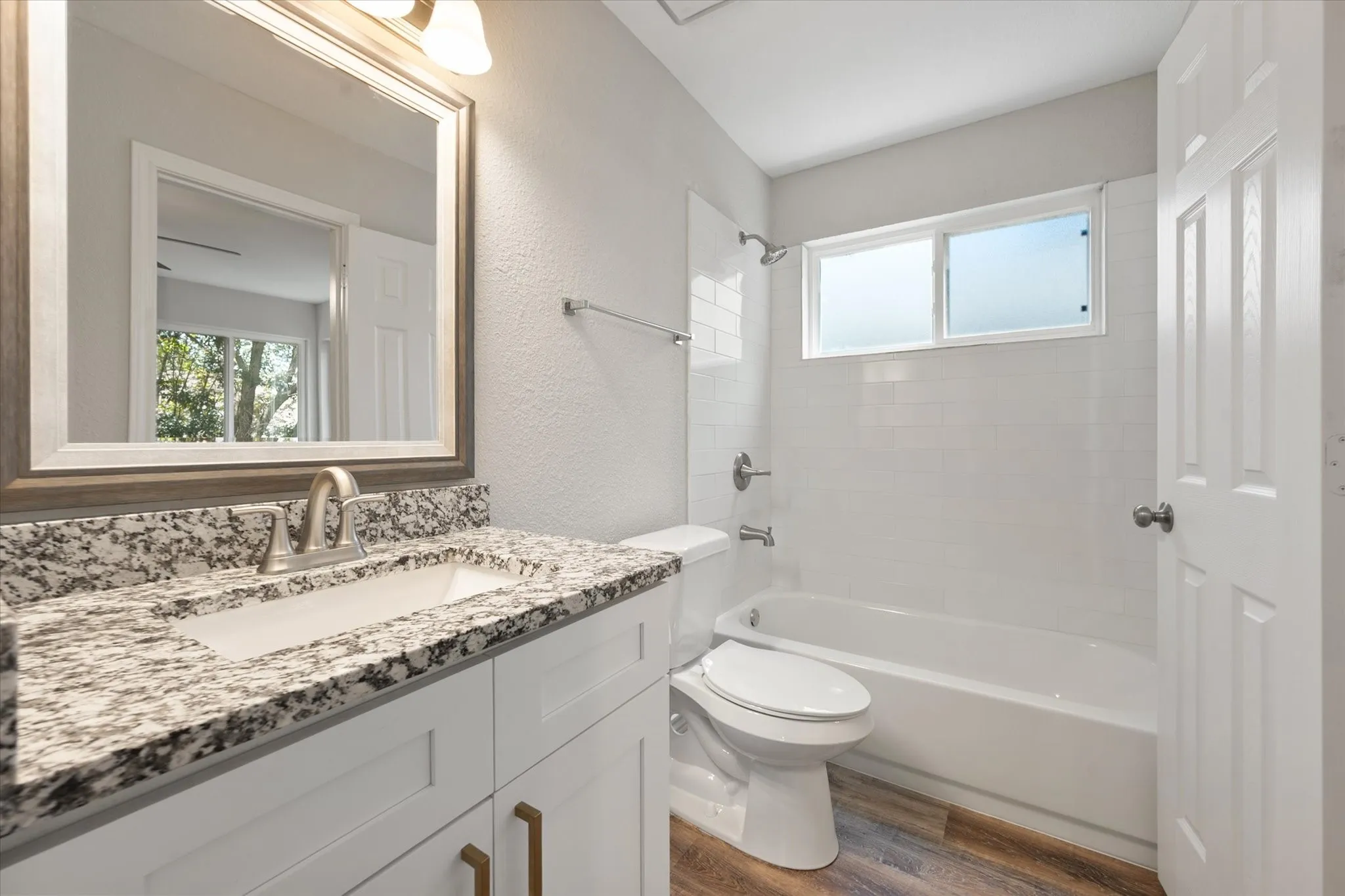 Single Family Residence For Sale in Tarrant County , 2216 Reverchon Drive, Arlington, Texas 76017, 3 Bedroom, 3 Bathroom, 2 Garage spaces, 2,134 Sqft, built in 1985, mls#21330186, Real Estate Agent in Arlington, Homes For Sale in Tarrant county, Homes For Sale in Arlington, Realtor in Arlington Texas, Real Estate Brokerage Independent Realty Texas, Luminita Cordes Realtor
