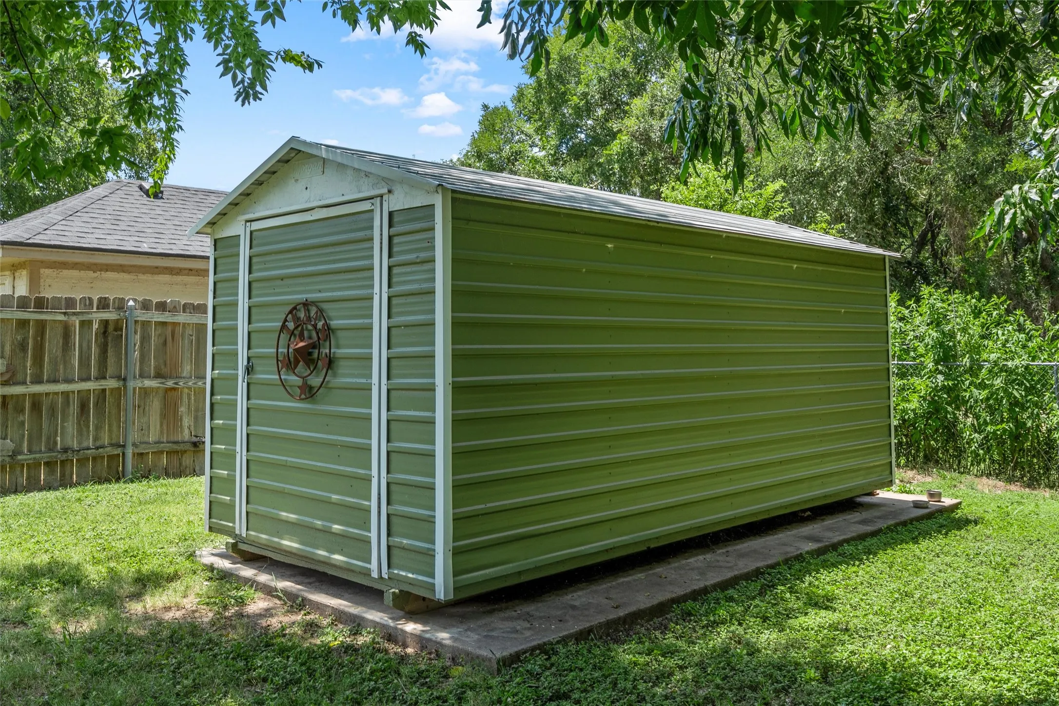 Single Family Residence For Sale in Mc Lennan County , 9408 Silverthorn Drive, Waco, Texas 76708, 4 Bedrooms, 3 Bathrooms, 2 Garage spaces, 2,199 Sqft, built in 2000, Price $414,900, mls#21338904, Real Estate Agent in Waco, Homes For Sale in Mc Lennan county, Homes For Sale in Waco, Realtor in Waco Texas, Real Estate Brokerage Independent Realty Texas, Luminita Cordes Realtor
