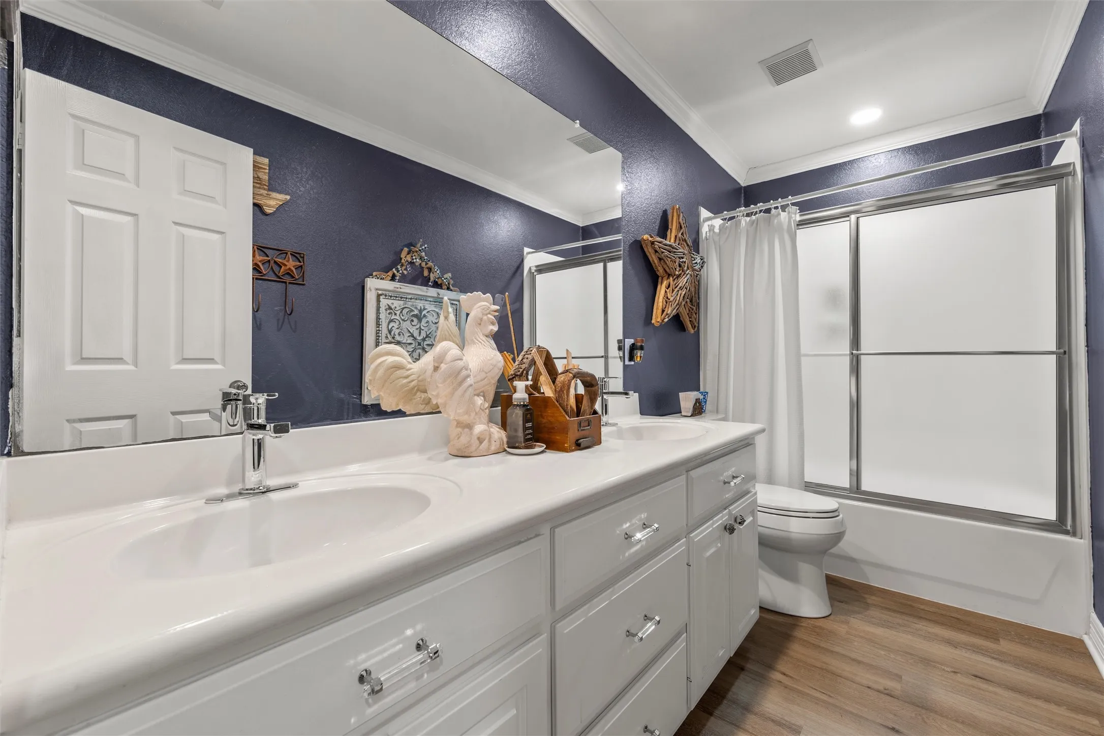 Single Family Residence For Sale in Mc Lennan County , 9408 Silverthorn Drive, Waco, Texas 76708, 4 Bedrooms, 3 Bathrooms, 2 Garage spaces, 2,199 Sqft, built in 2000, Price $414,900, mls#21338904, Real Estate Agent in Waco, Homes For Sale in Mc Lennan county, Homes For Sale in Waco, Realtor in Waco Texas, Real Estate Brokerage Independent Realty Texas, Luminita Cordes Realtor