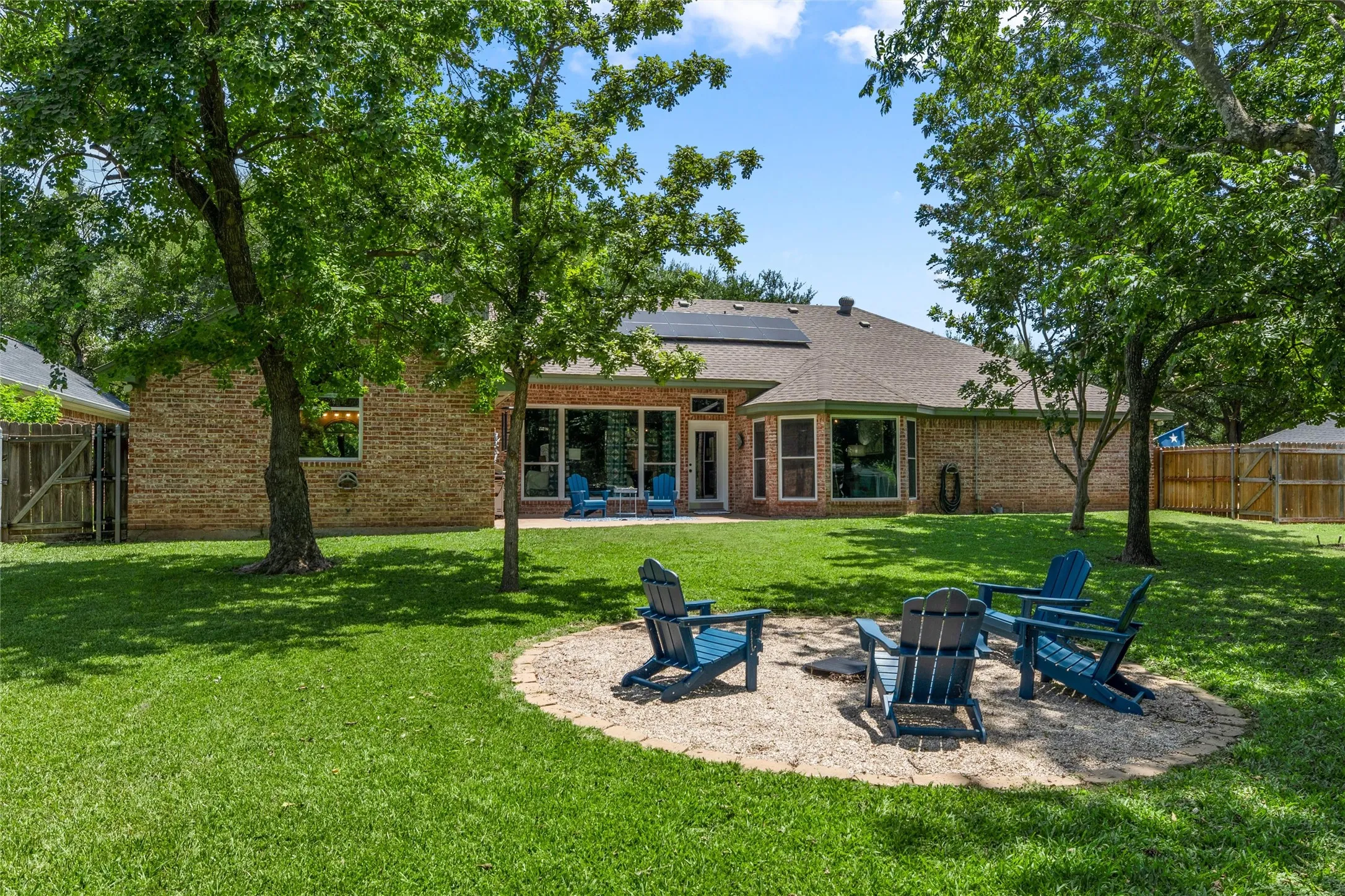 Single Family Residence For Sale in Mc Lennan County , 9408 Silverthorn Drive, Waco, Texas 76708, 4 Bedrooms, 3 Bathrooms, 2 Garage spaces, 2,199 Sqft, built in 2000, Price $414,900, mls#21338904, Real Estate Agent in Waco, Homes For Sale in Mc Lennan county, Homes For Sale in Waco, Realtor in Waco Texas, Real Estate Brokerage Independent Realty Texas, Luminita Cordes Realtor