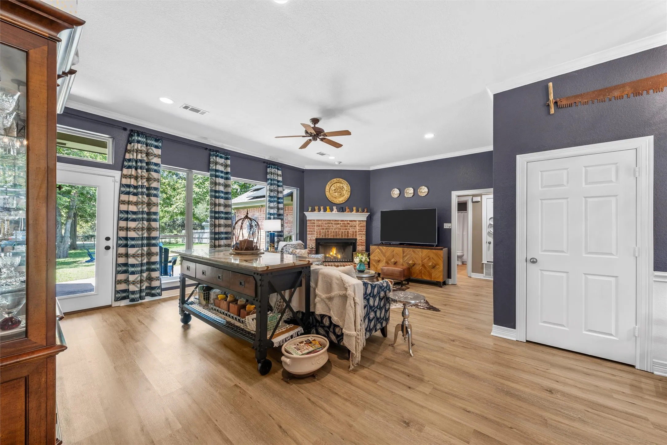 Single Family Residence For Sale in Mc Lennan County , 9408 Silverthorn Drive, Waco, Texas 76708, 4 Bedrooms, 3 Bathrooms, 2 Garage spaces, 2,199 Sqft, built in 2000, Price $414,900, mls#21338904, Real Estate Agent in Waco, Homes For Sale in Mc Lennan county, Homes For Sale in Waco, Realtor in Waco Texas, Real Estate Brokerage Independent Realty Texas, Luminita Cordes Realtor