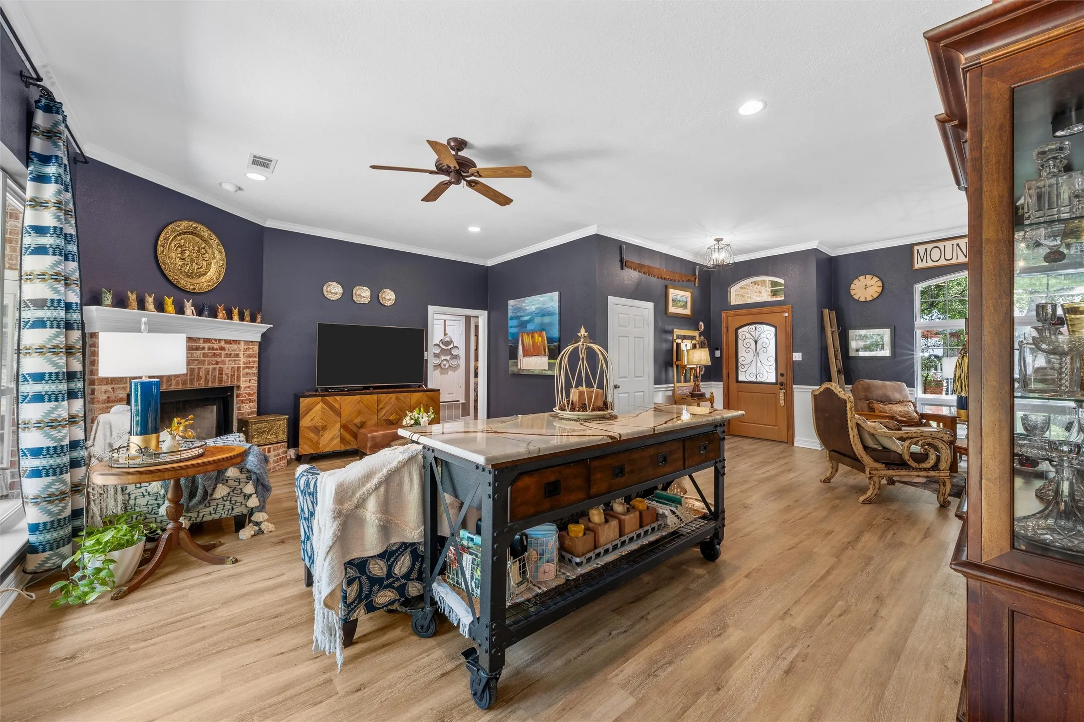 Single Family Residence For Sale in Mc Lennan County , 9408 Silverthorn Drive, Waco, Texas 76708, 4 Bedrooms, 3 Bathrooms, 2 Garage spaces, 2,199 Sqft, built in 2000, Price $414,900, mls#21338904, Real Estate Agent in Waco, Homes For Sale in Mc Lennan county, Homes For Sale in Waco, Realtor in Waco Texas, Real Estate Brokerage Independent Realty Texas, Luminita Cordes Realtor