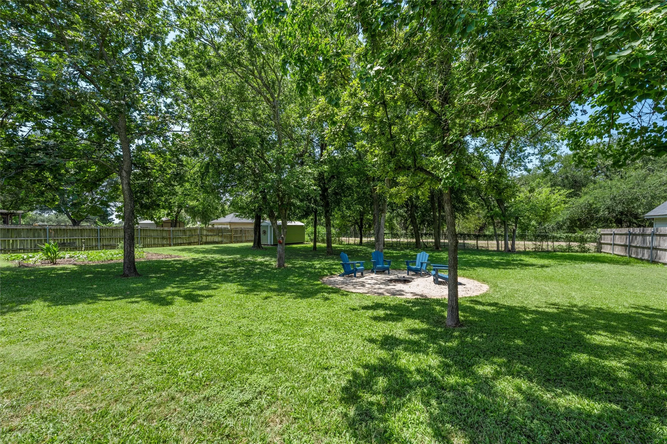 Single Family Residence For Sale in Mc Lennan County , 9408 Silverthorn Drive, Waco, Texas 76708, 4 Bedrooms, 3 Bathrooms, 2 Garage spaces, 2,199 Sqft, built in 2000, Price $414,900, mls#21338904, Real Estate Agent in Waco, Homes For Sale in Mc Lennan county, Homes For Sale in Waco, Realtor in Waco Texas, Real Estate Brokerage Independent Realty Texas, Luminita Cordes Realtor