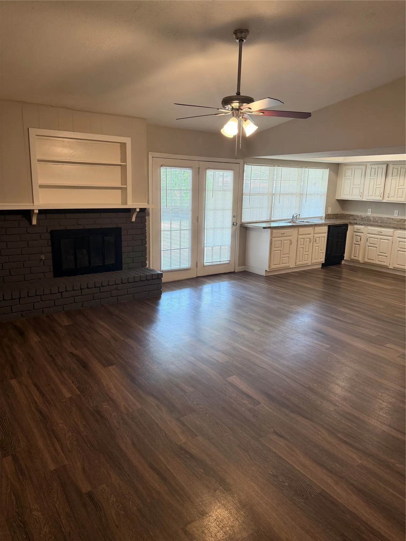 Single Family Residence For Rent in Dallas County , 1914 Chisholm Trail, Grand Prairie, Texas 75052, 3 Bedroom, 2 Bathroom, 2 Garage spaces, 1,892 Sqft, built in 1978, mls#21339638, Real Estate Agent in Grand Prairie, Homes For Rent in Dallas county, Homes For Rent in Grand Prairie, Realtor in Grand Prairie Texas, Real Estate Brokerage Independent Realty Texas, Luminita Cordes Realtor