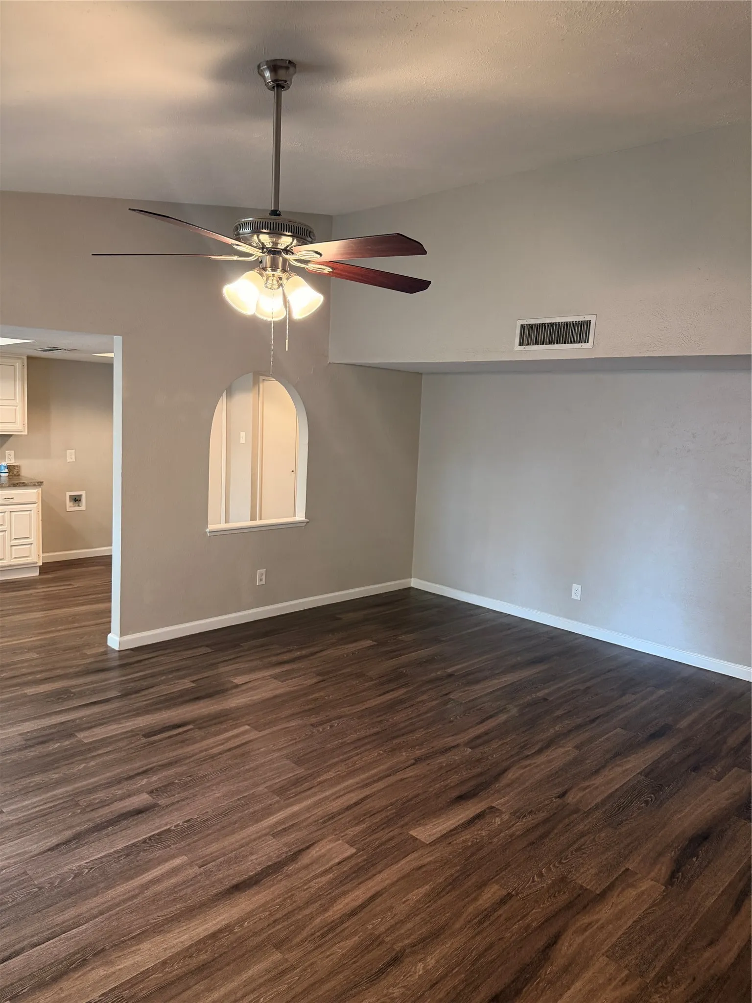 Single Family Residence For Rent in Dallas County , 1914 Chisholm Trail, Grand Prairie, Texas 75052, 3 Bedroom, 2 Bathroom, 2 Garage spaces, 1,892 Sqft, built in 1978, mls#21339638, Real Estate Agent in Grand Prairie, Homes For Rent in Dallas county, Homes For Rent in Grand Prairie, Realtor in Grand Prairie Texas, Real Estate Brokerage Independent Realty Texas, Luminita Cordes Realtor
