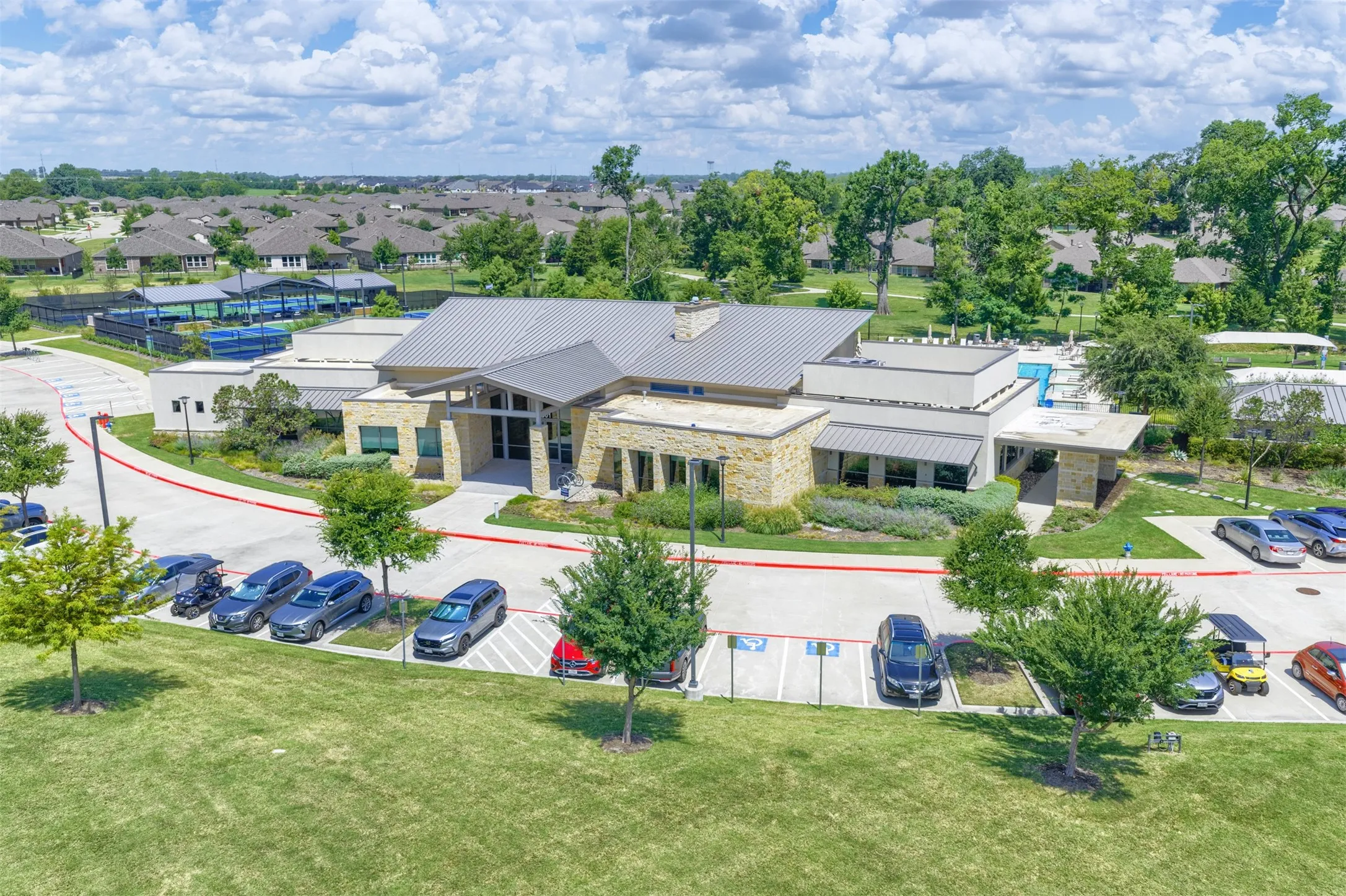 Single Family Residence For Sale in Collin County , 9221 Refuge Way, Mc Kinney, Texas 75071, 2 Bedroom, 2 Bathroom, 2 Garage spaces, 1,993 Sqft, built in 2022, mls#21337947, Real Estate Agent in Mc Kinney, Homes For Sale in Collin county, Homes For Sale in Mc Kinney, Realtor in Mc Kinney Texas, Real Estate Brokerage Independent Realty Texas, Luminita Cordes Realtor