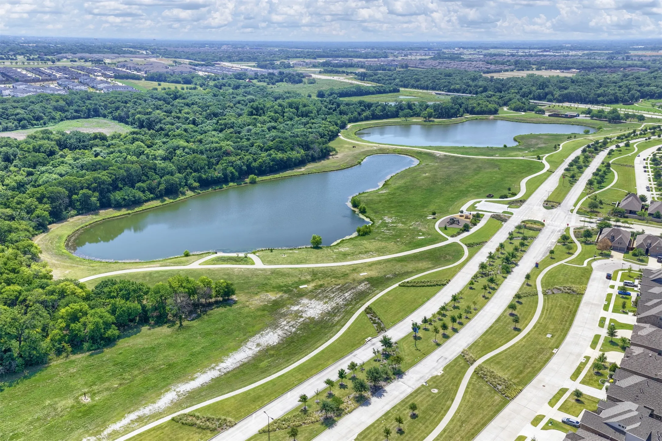 Single Family Residence For Sale in Collin County , 9221 Refuge Way, Mc Kinney, Texas 75071, 2 Bedroom, 2 Bathroom, 2 Garage spaces, 1,993 Sqft, built in 2022, mls#21337947, Real Estate Agent in Mc Kinney, Homes For Sale in Collin county, Homes For Sale in Mc Kinney, Realtor in Mc Kinney Texas, Real Estate Brokerage Independent Realty Texas, Luminita Cordes Realtor