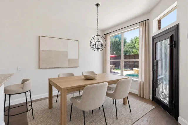 Breakfast Area (staged)