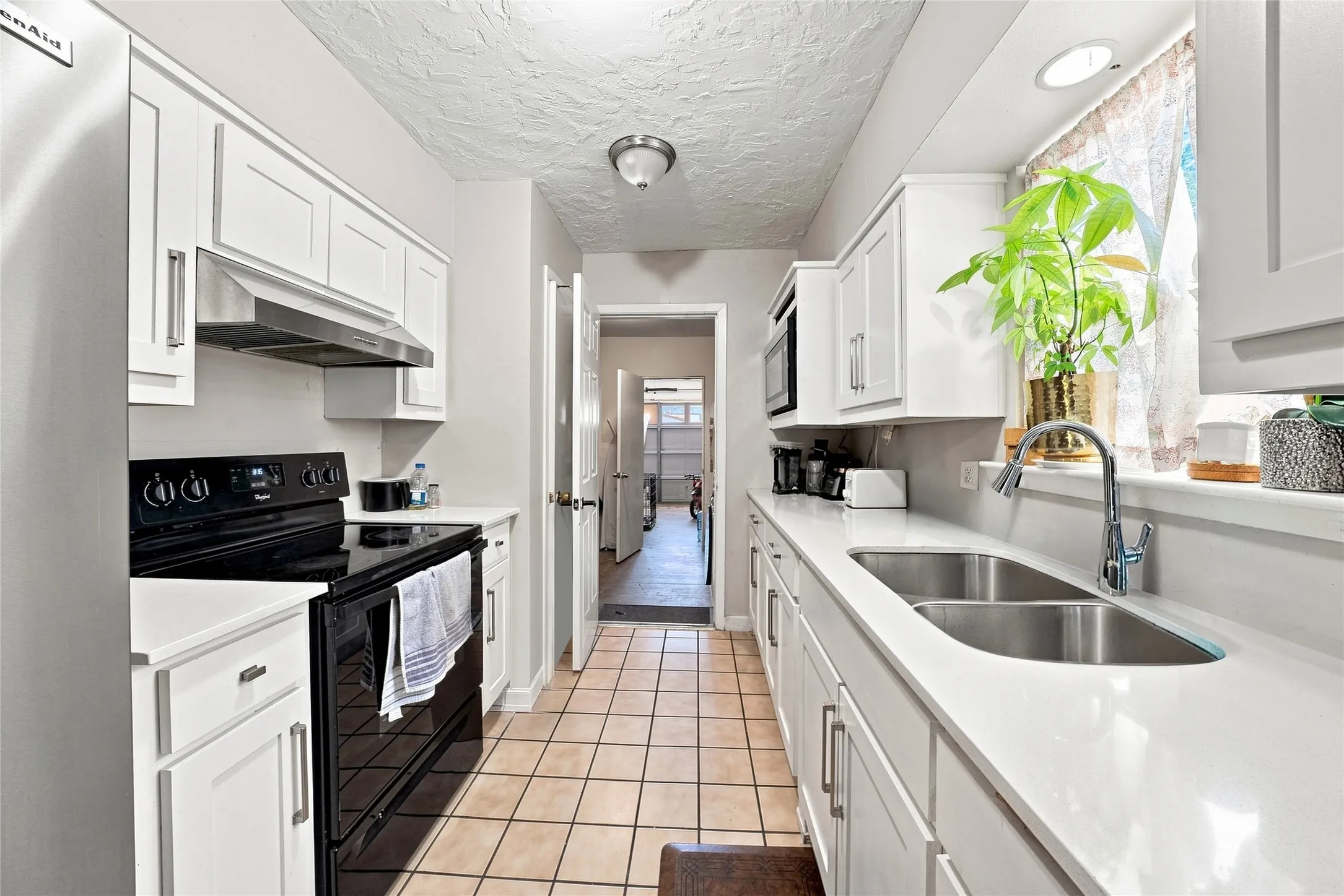 Single Family Residence For Sale in Dallas County , 2621 Burning Tree Lane, Irving, Texas 75062, 3 Bedrooms, 2 Bathrooms, 1 Garage spaces, 1,215 Sqft, built in 1963, Price $315,000, mls#21330917, Real Estate Agent in Irving, Homes For Sale in Dallas county, Homes For Sale in Irving, Realtor in Irving Texas, Real Estate Brokerage Independent Realty Texas, Luminita Cordes Realtor