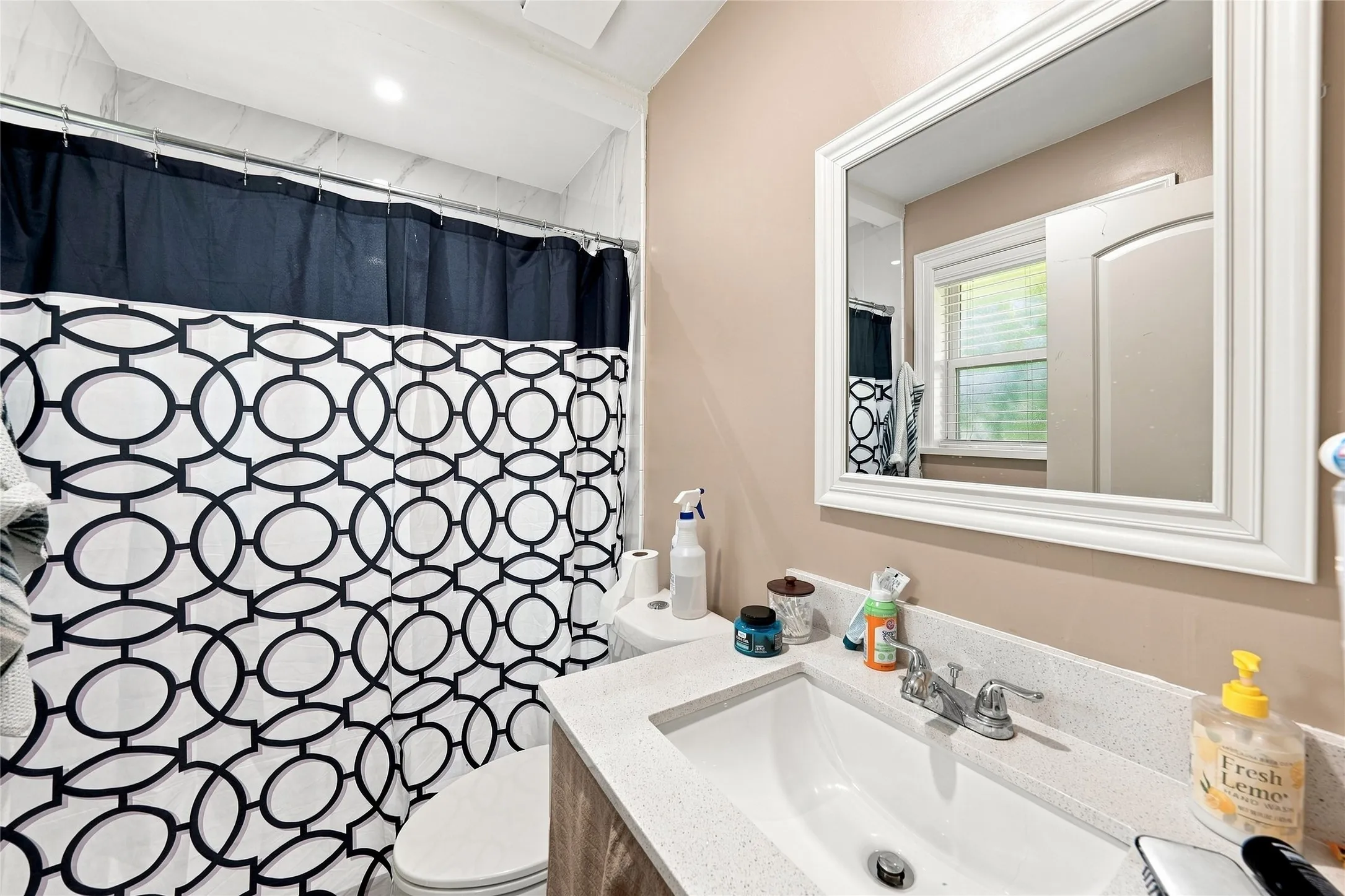 Single Family Residence For Sale in Dallas County , 2621 Burning Tree Lane, Irving, Texas 75062, 3 Bedrooms, 2 Bathrooms, 1 Garage spaces, 1,215 Sqft, built in 1963, Price $315,000, mls#21330917, Real Estate Agent in Irving, Homes For Sale in Dallas county, Homes For Sale in Irving, Realtor in Irving Texas, Real Estate Brokerage Independent Realty Texas, Luminita Cordes Realtor